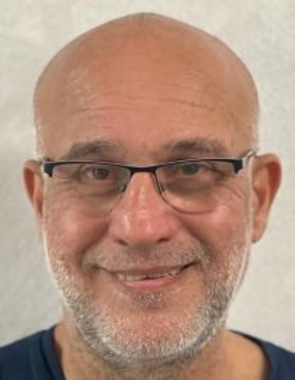 תמונת פורטרט של בעל המקצוע