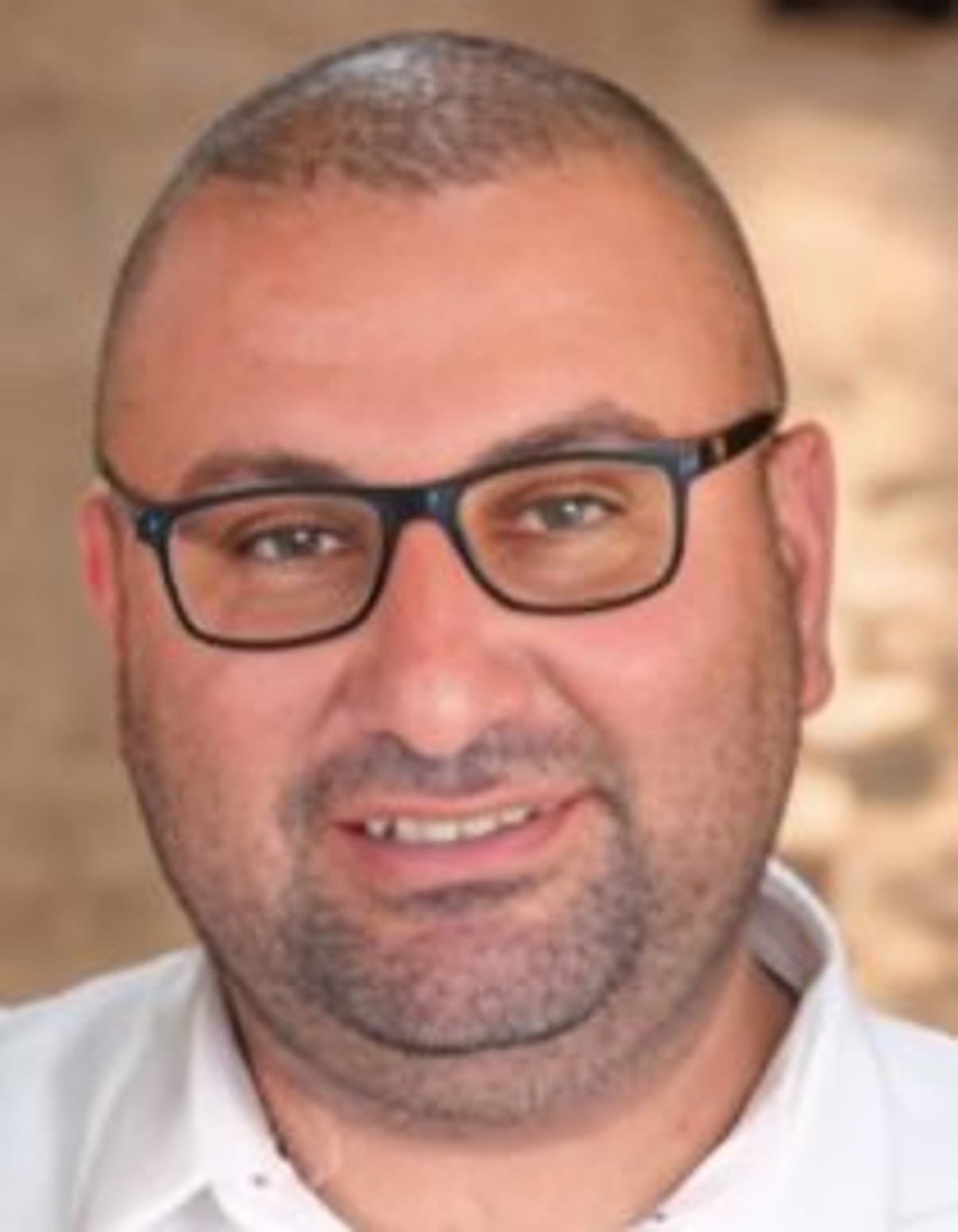 תמונת פורטרט של בעל המקצוע