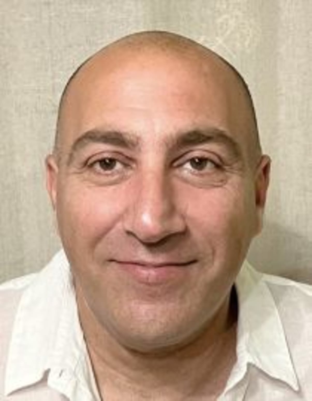 תמונת פורטרט של בעל המקצוע