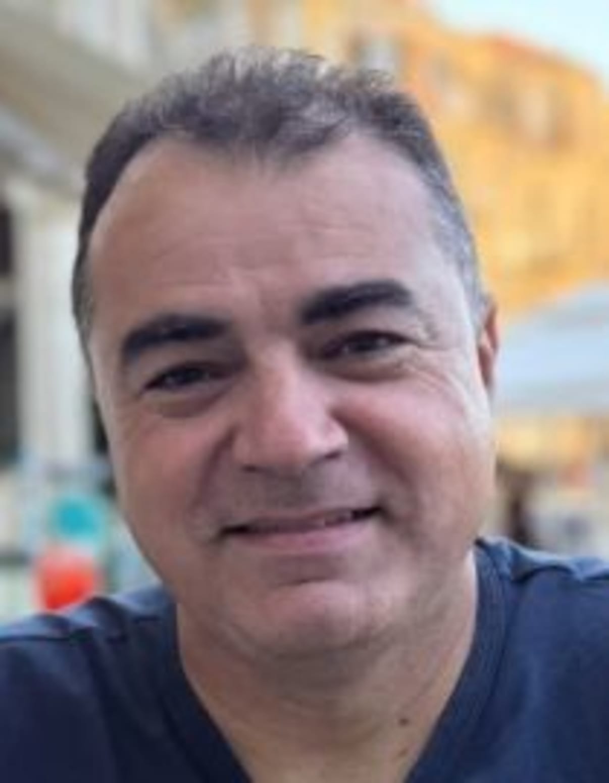 תמונת פורטרט של בעל המקצוע