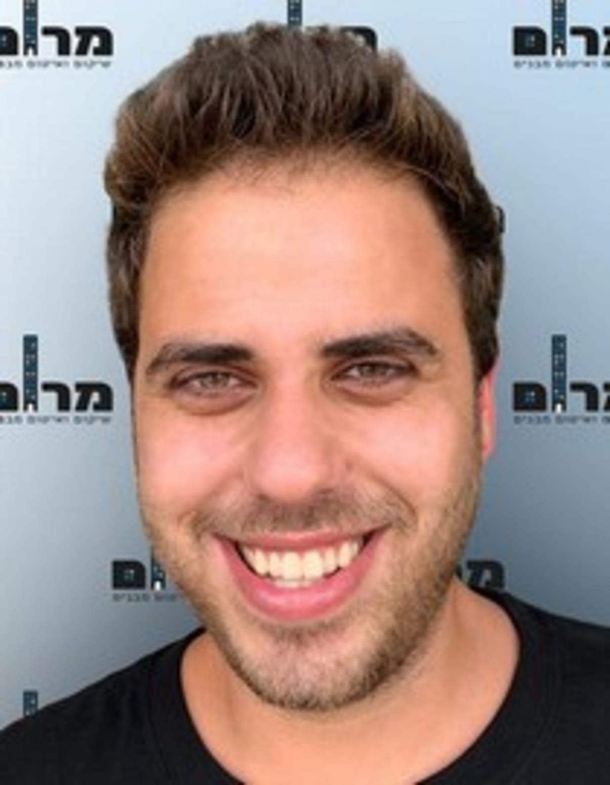 תמונת פורטרט של בעל המקצוע