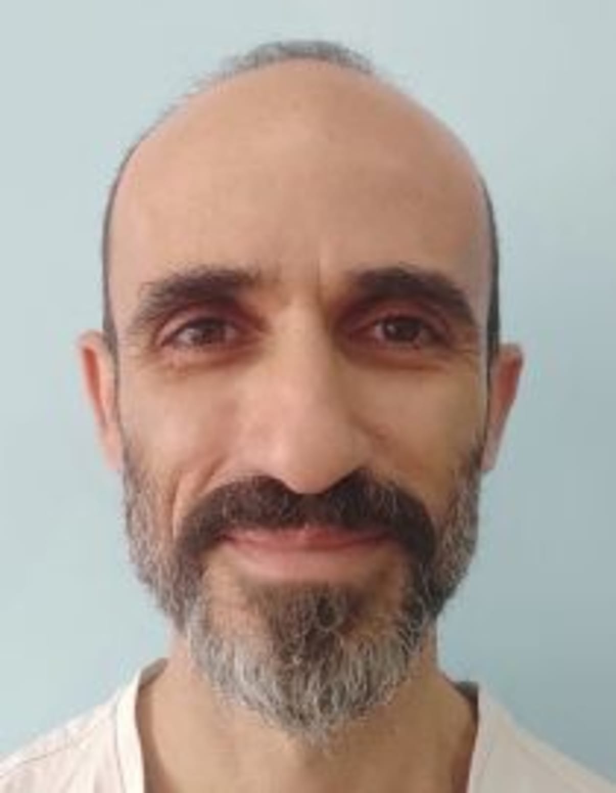 תמונת פורטרט של בעל המקצוע