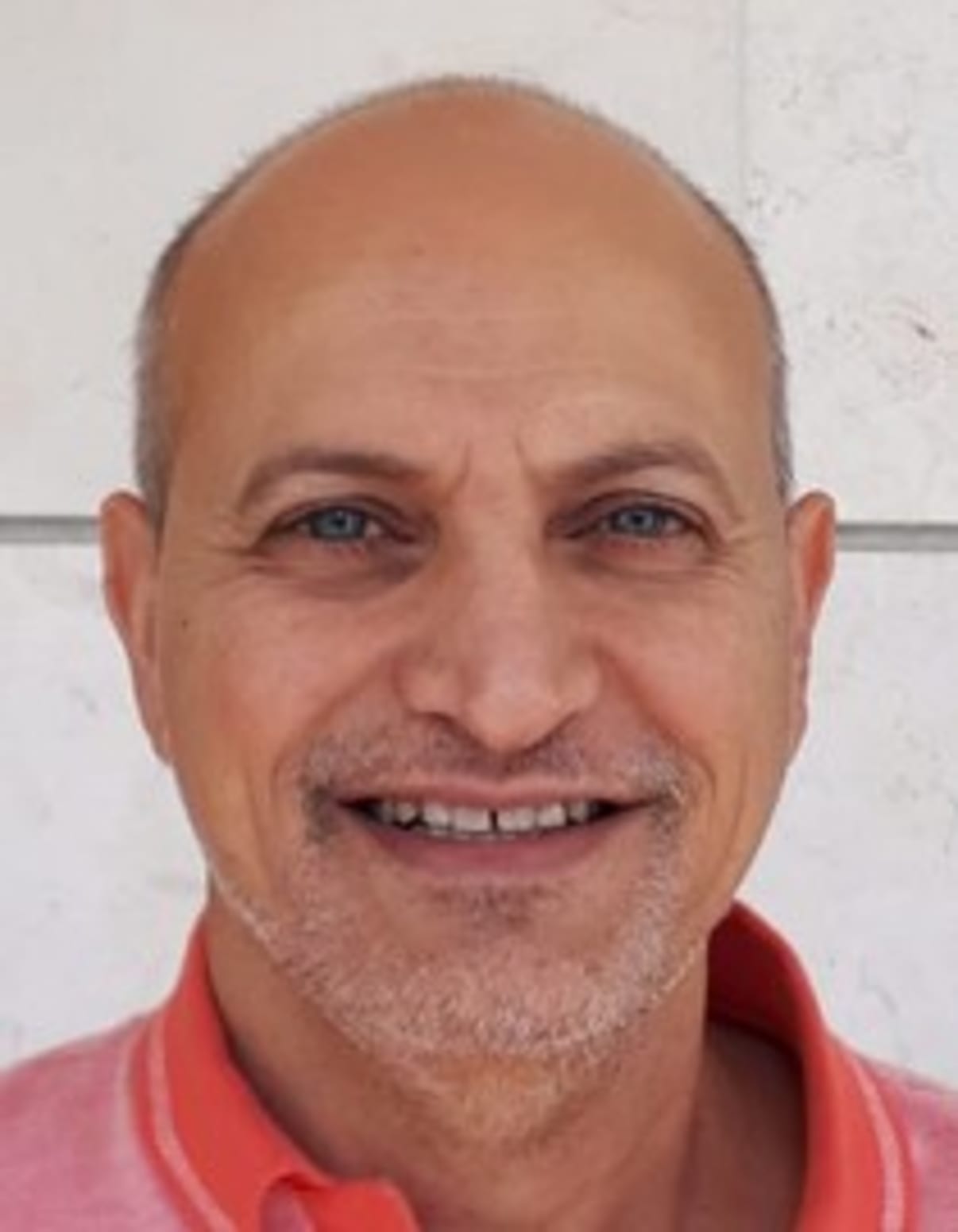 תמונת פורטרט של בעל המקצוע