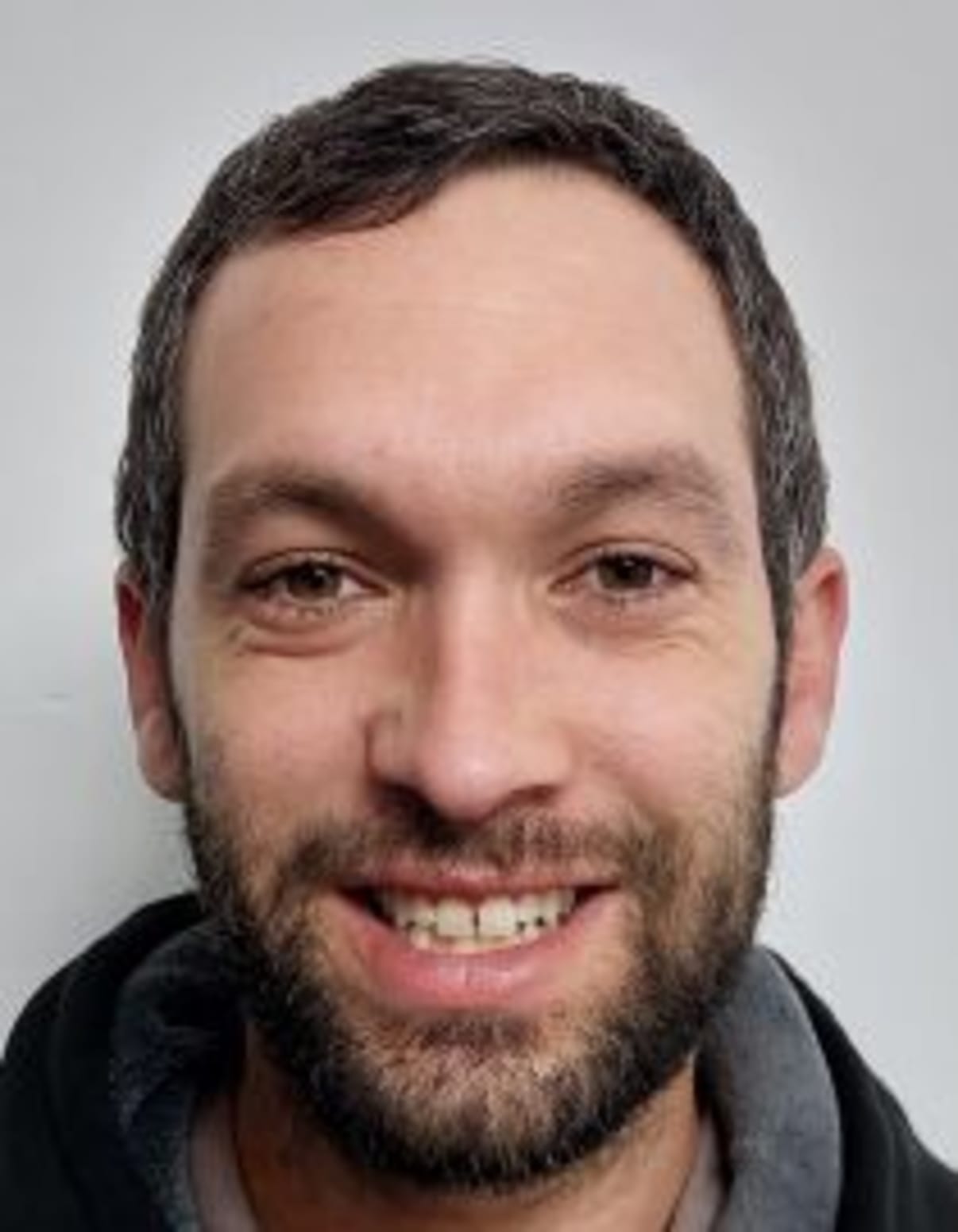 תמונת פורטרט של בעל המקצוע