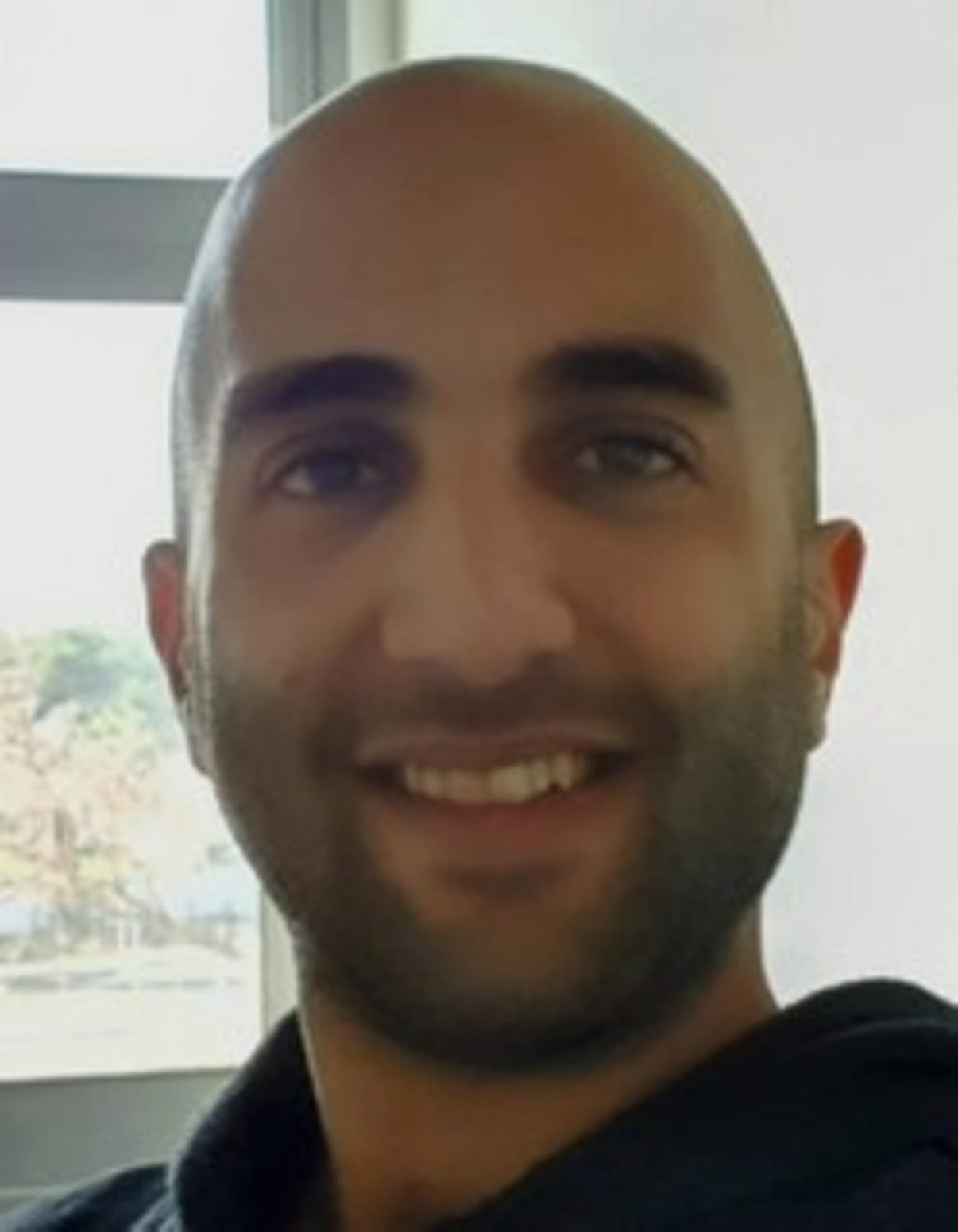 תמונת פורטרט של בעל המקצוע