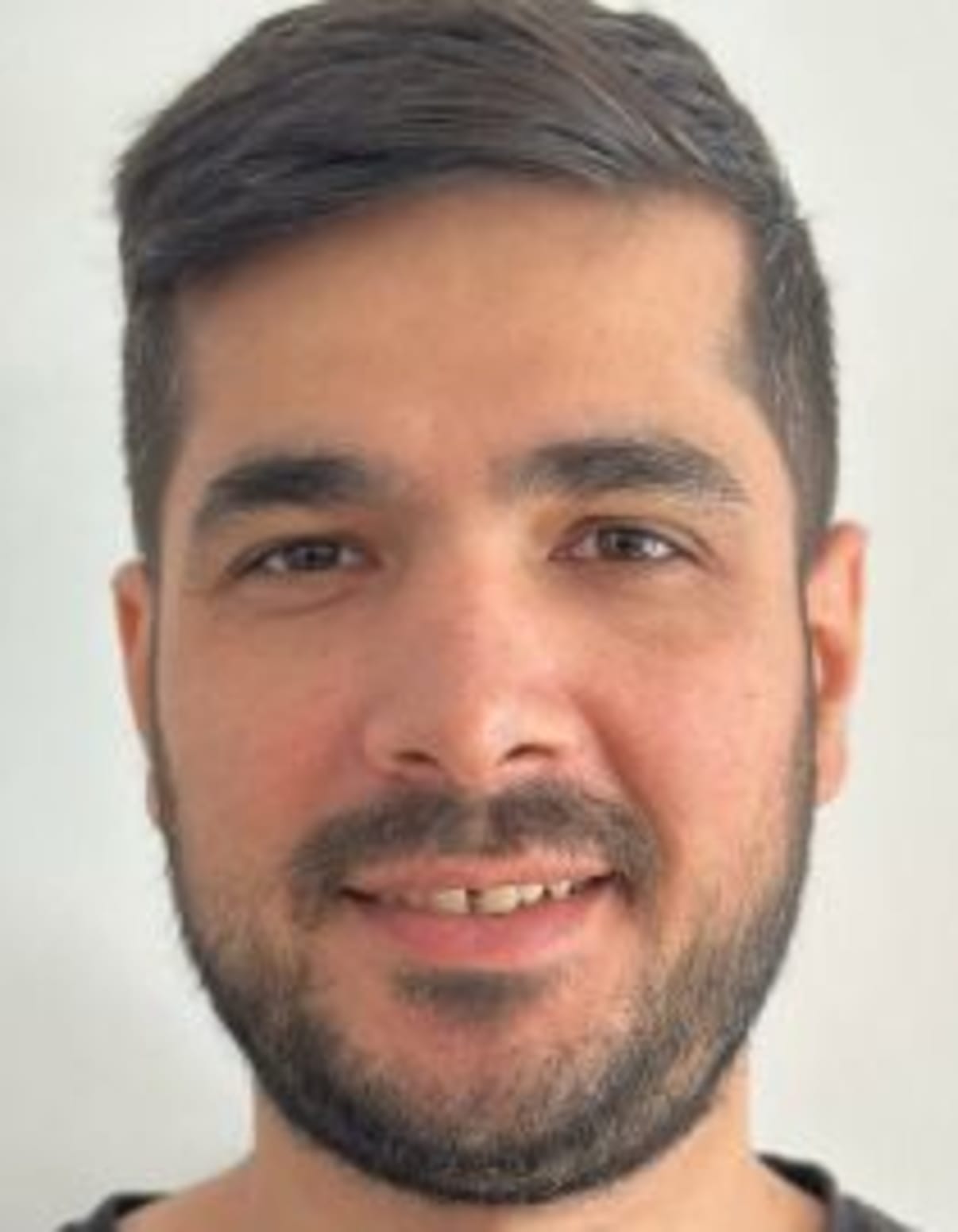 תמונת פורטרט של בעל המקצוע