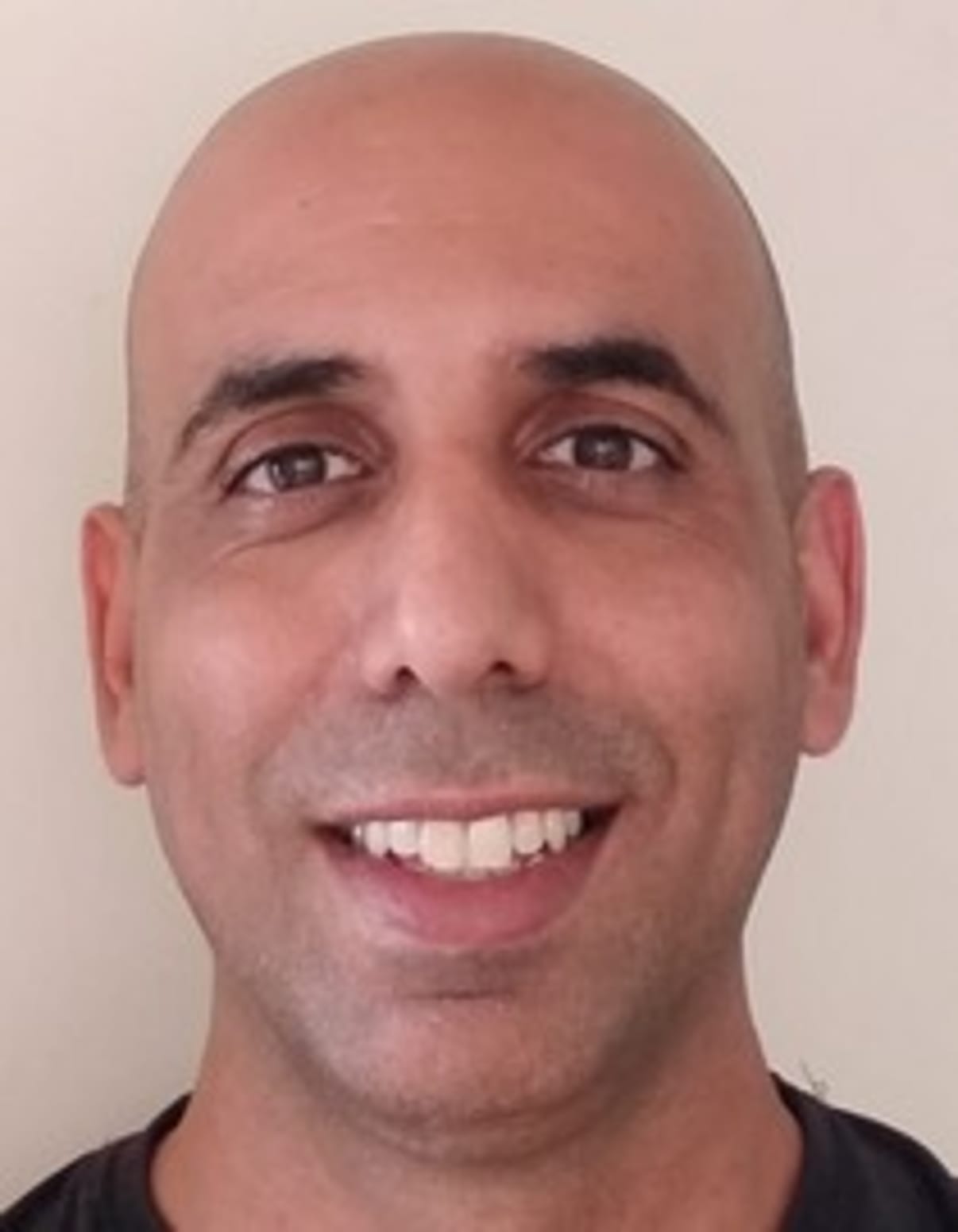 תמונת פורטרט של בעל המקצוע