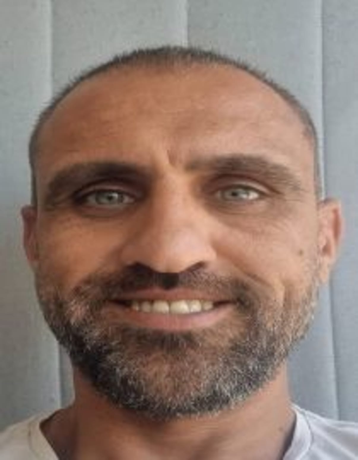 תמונת פורטרט של בעל המקצוע