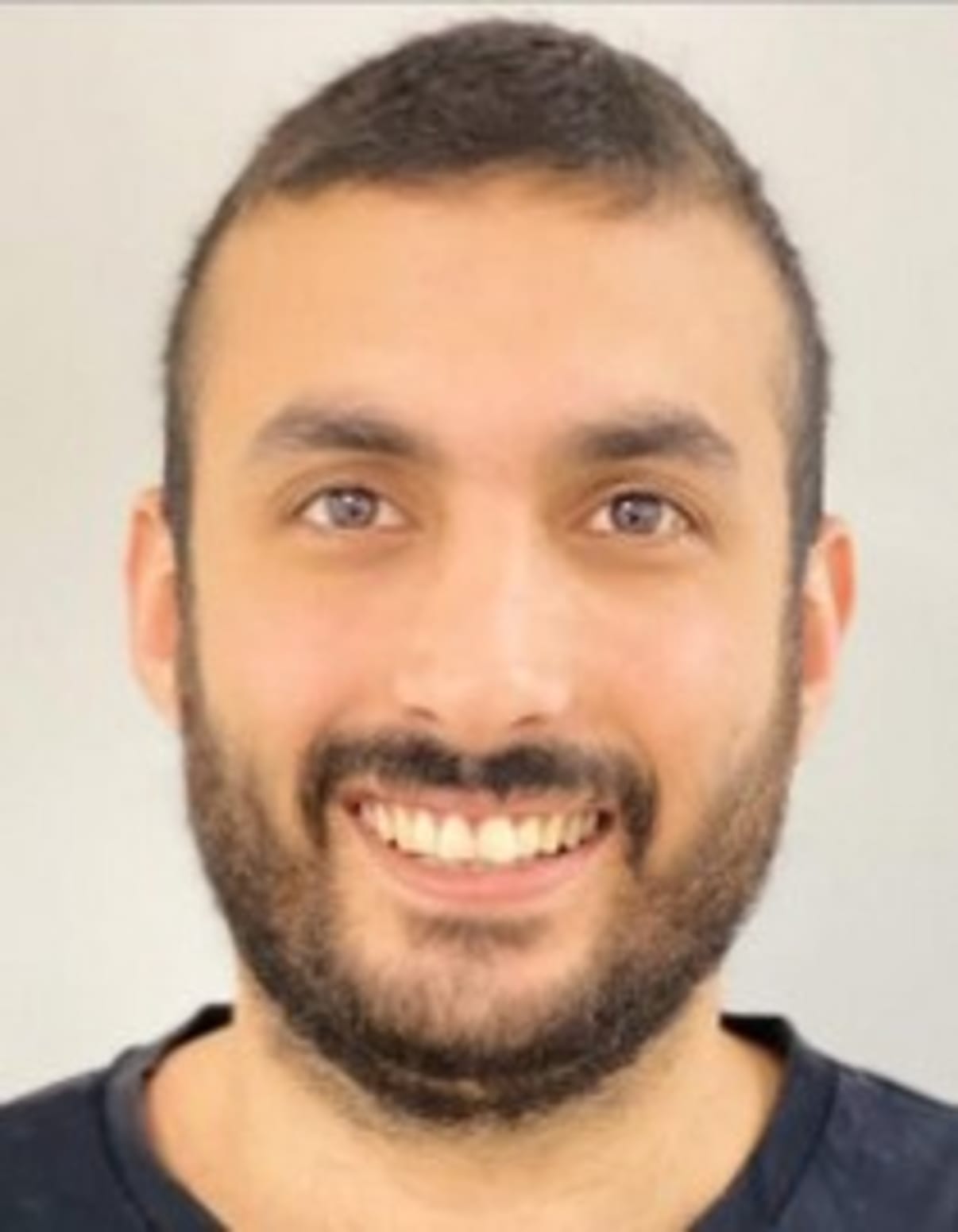 תמונת פורטרט של בעל המקצוע