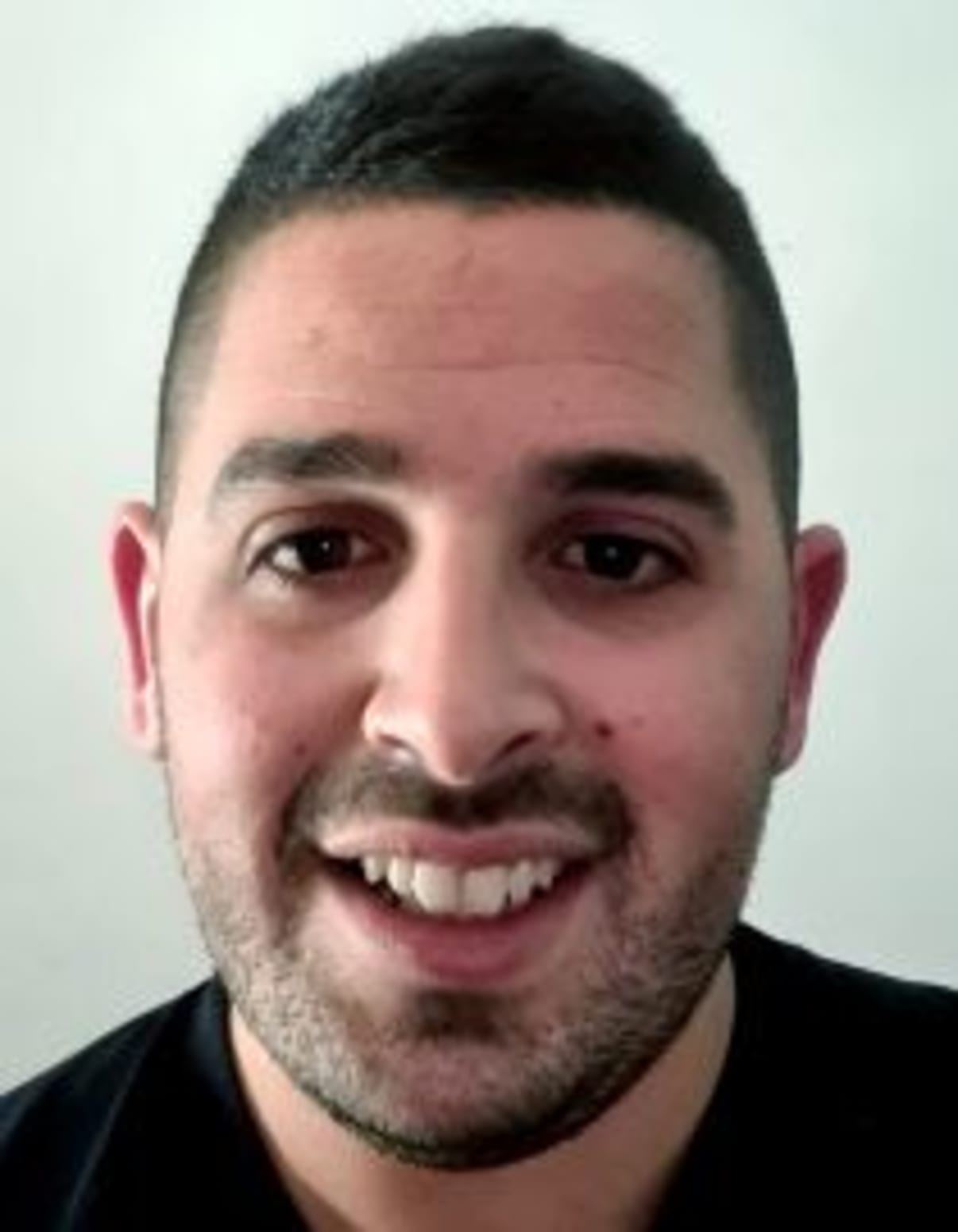 תמונת פורטרט של בעל המקצוע