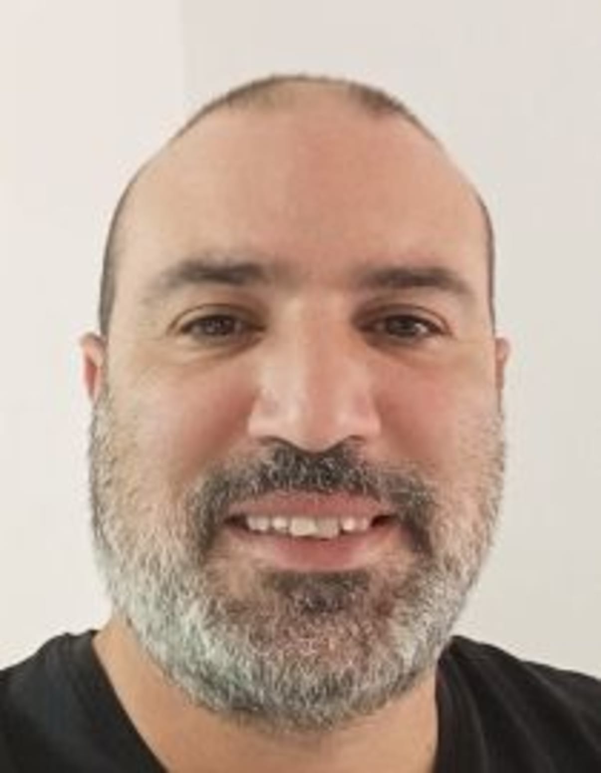 תמונת פורטרט של בעל המקצוע