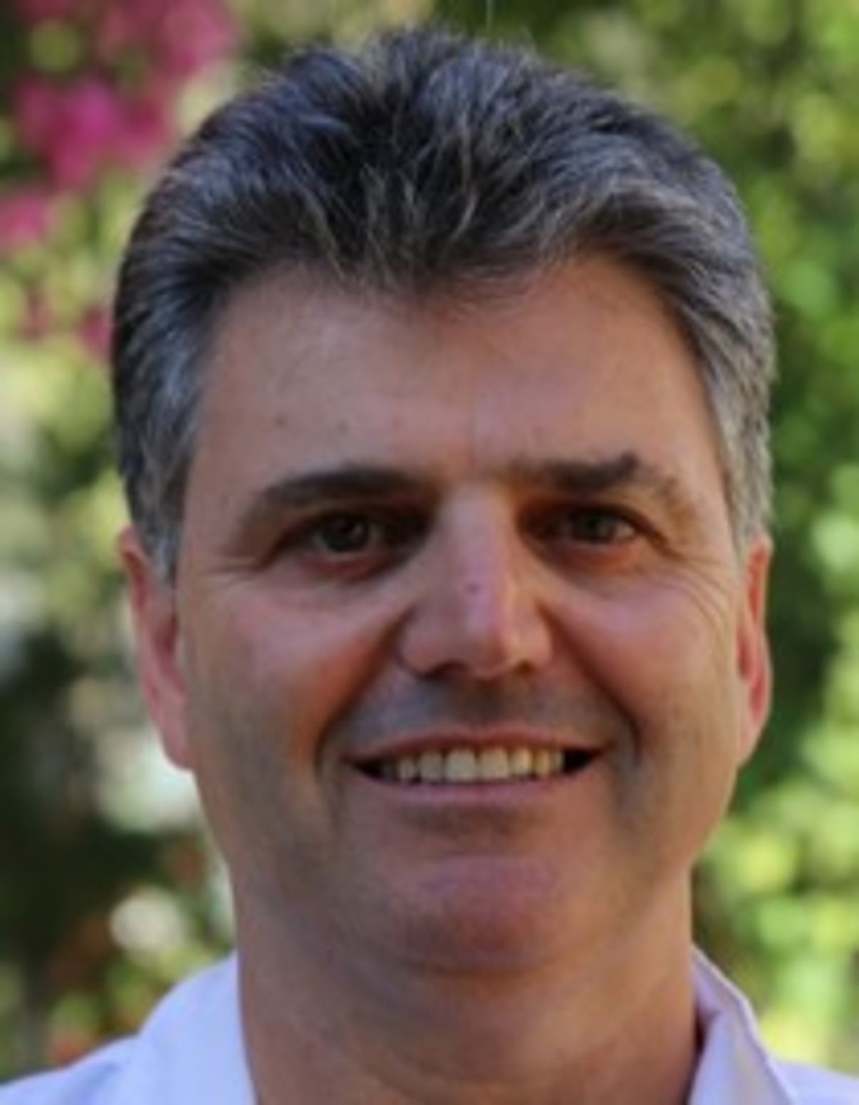 תמונת פורטרט של בעל המקצוע