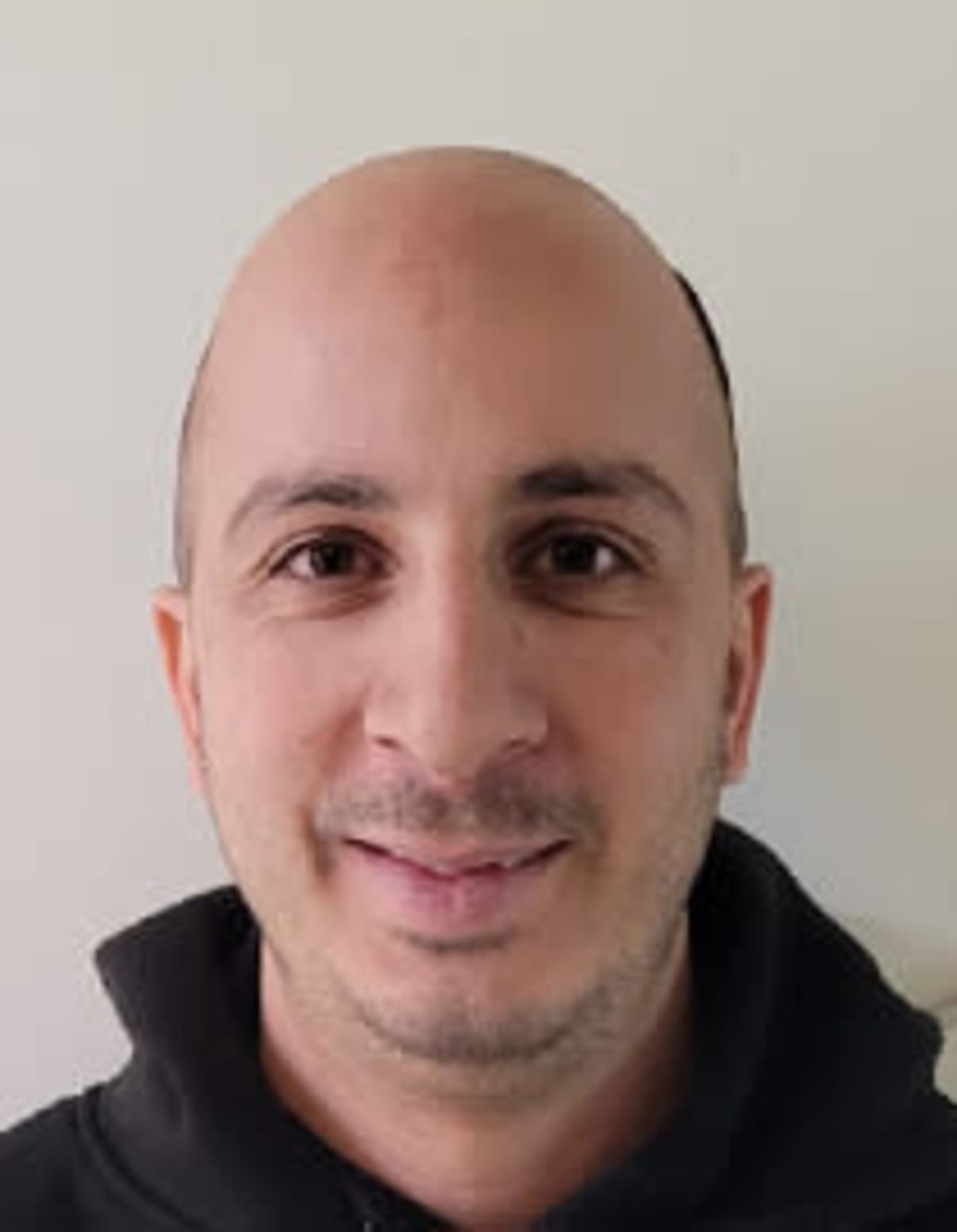 תמונת פורטרט של בעל המקצוע