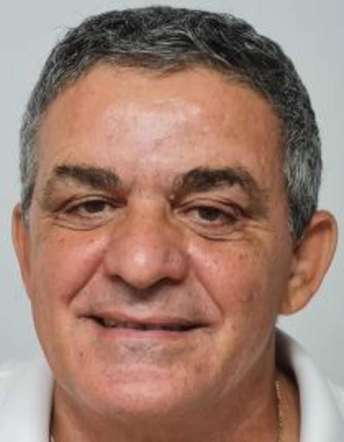 תמונת פורטרט של בעל המקצוע