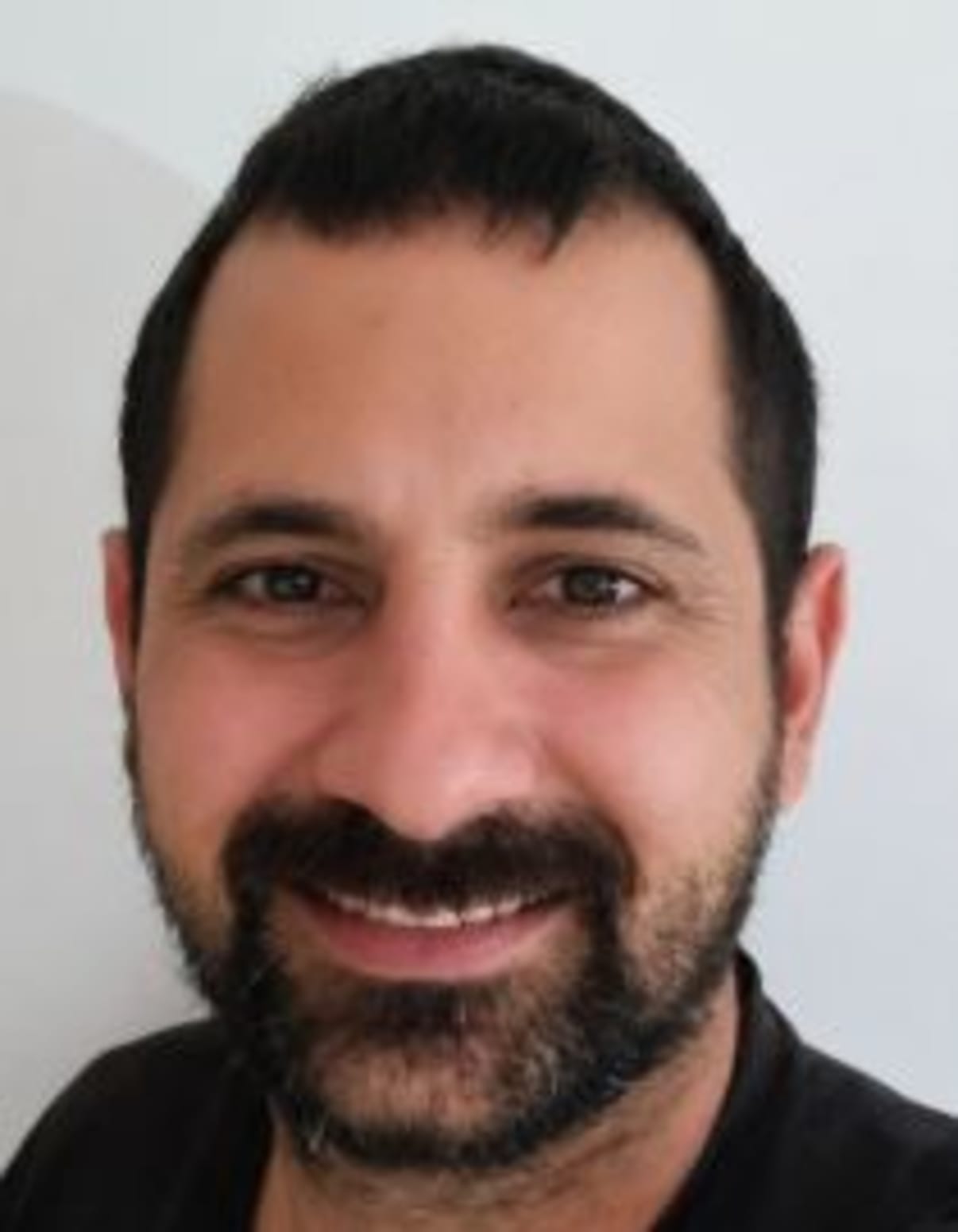 תמונת פורטרט של בעל המקצוע