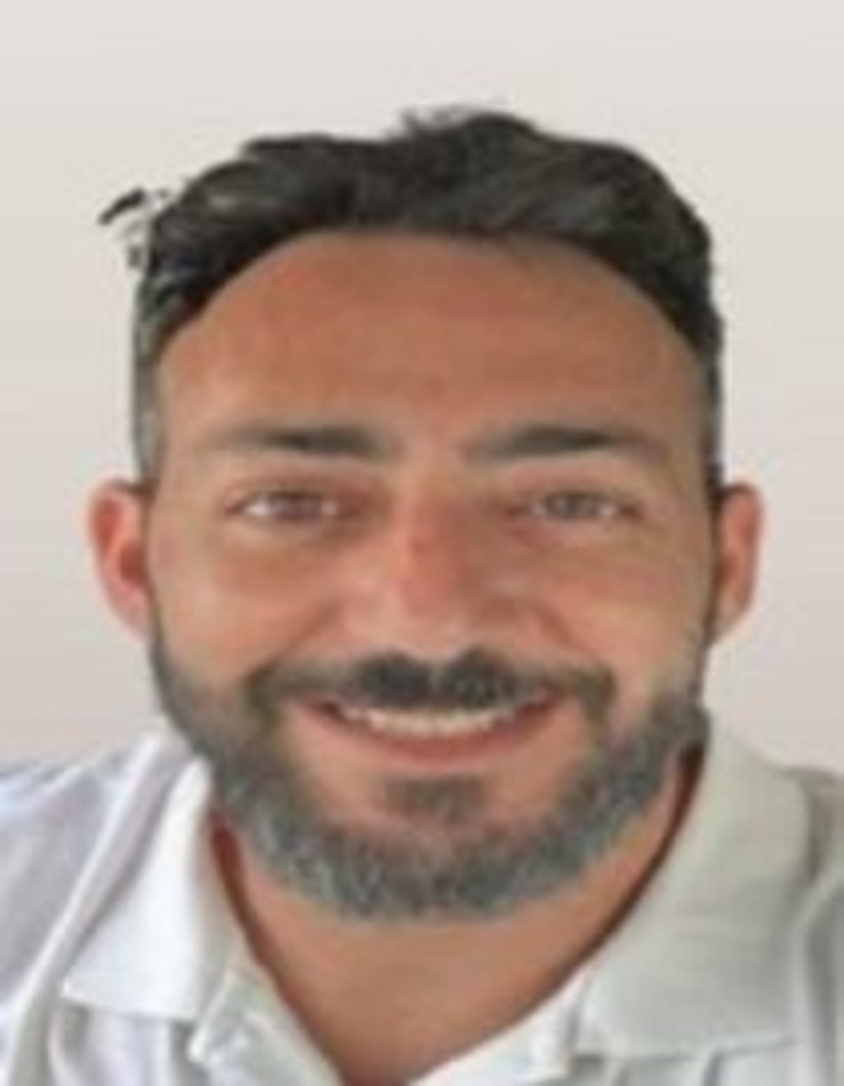 תמונת פורטרט של בעל המקצוע