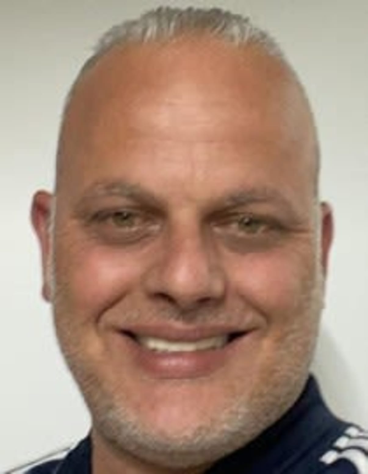 תמונת פורטרט של בעל המקצוע