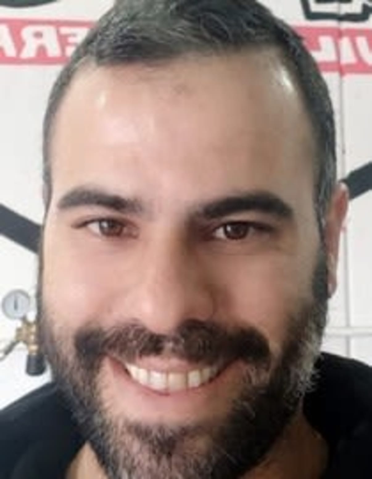 תמונת פורטרט של בעל המקצוע