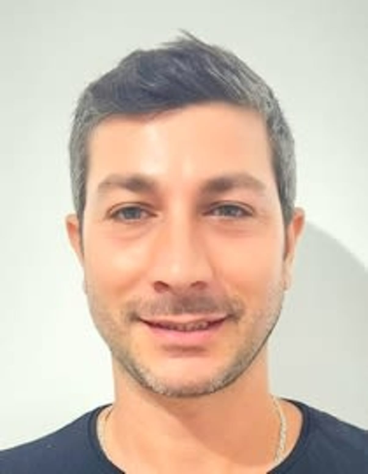 תמונת פורטרט של בעל המקצוע