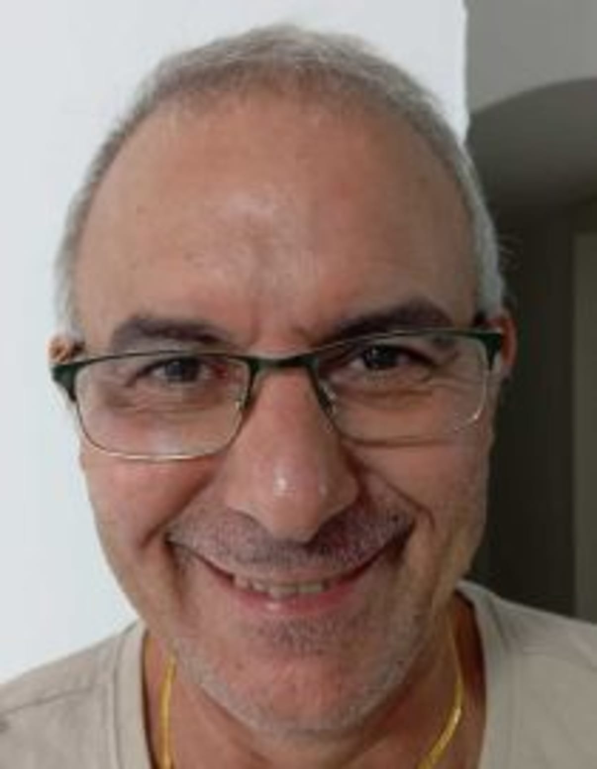 תמונת פורטרט של בעל המקצוע