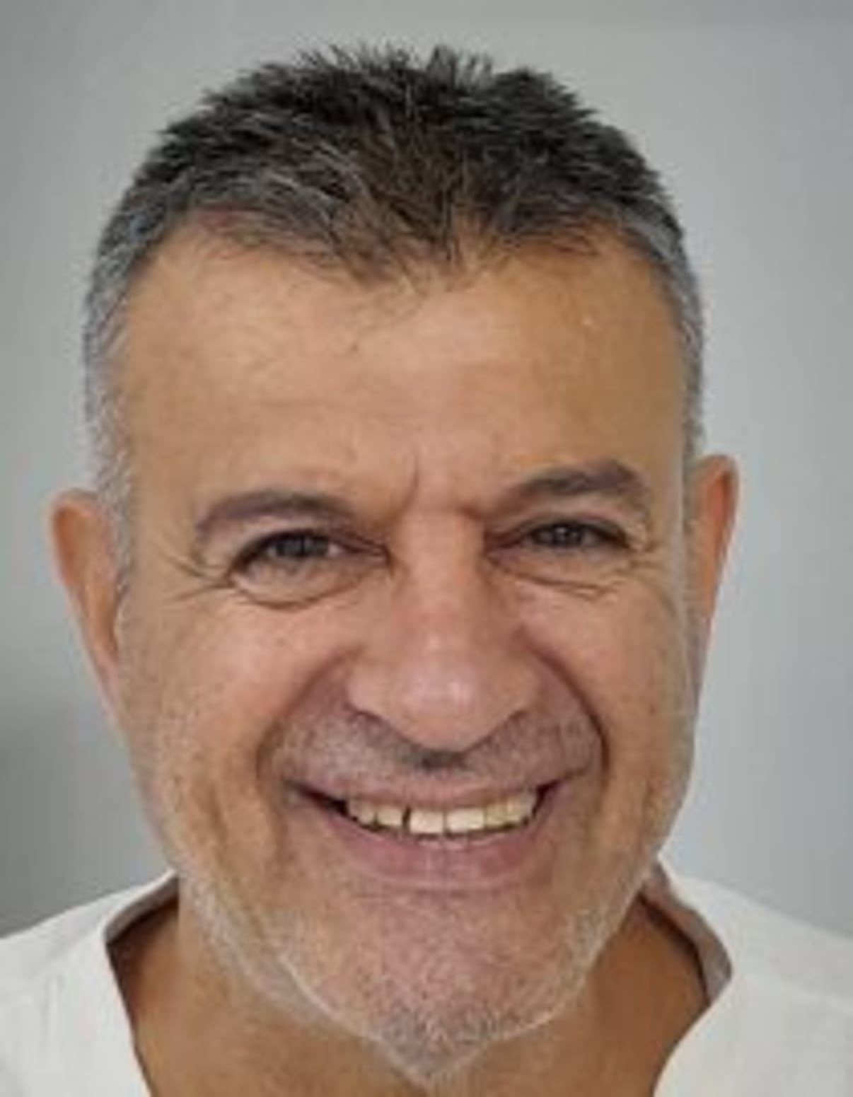 תמונת פורטרט של בעל המקצוע