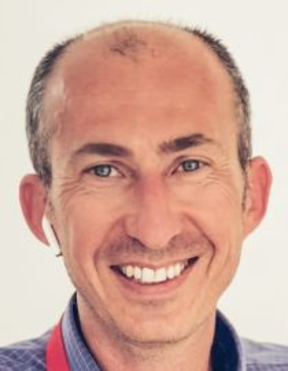 תמונת פורטרט של בעל המקצוע