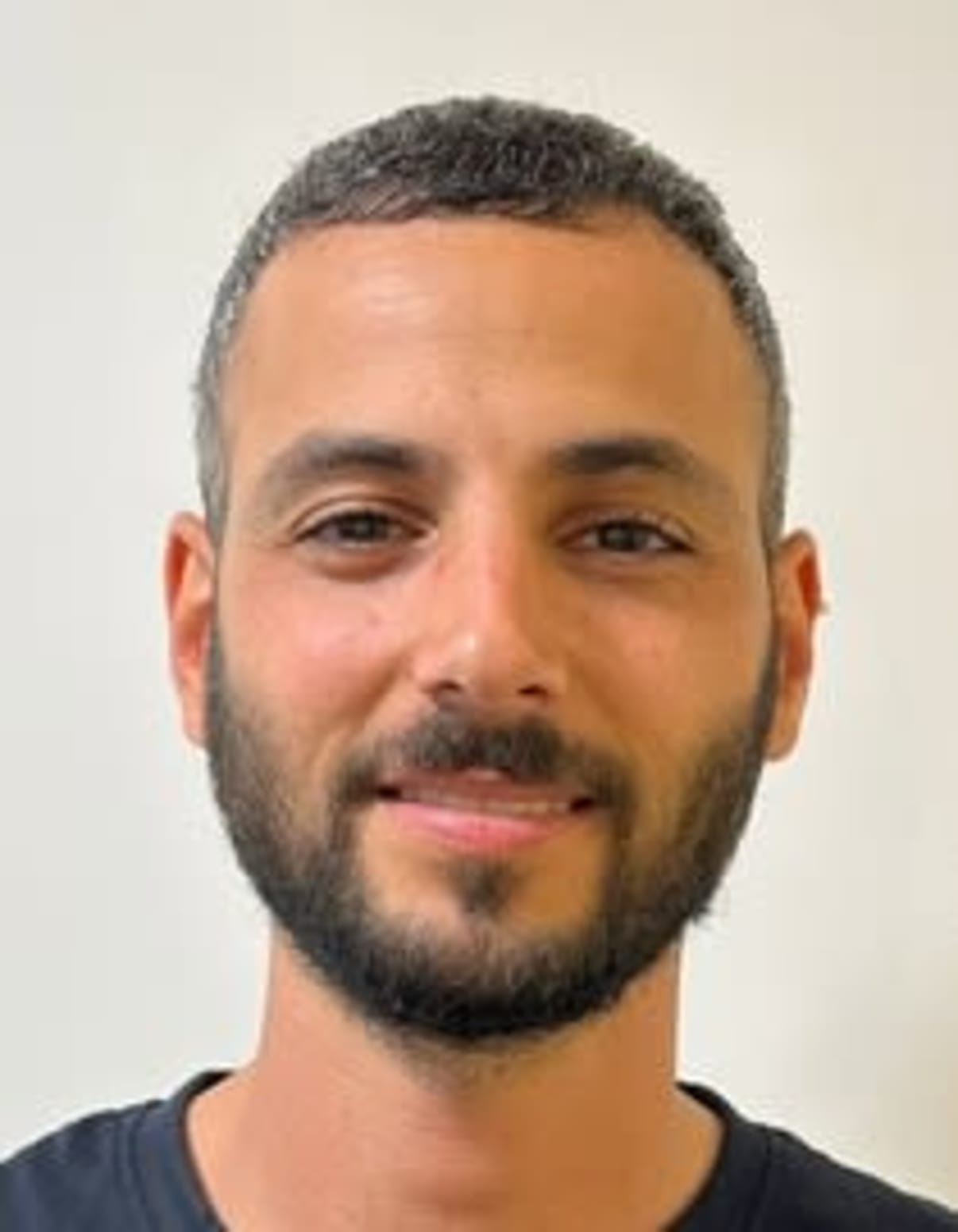 תמונת פורטרט של בעל המקצוע