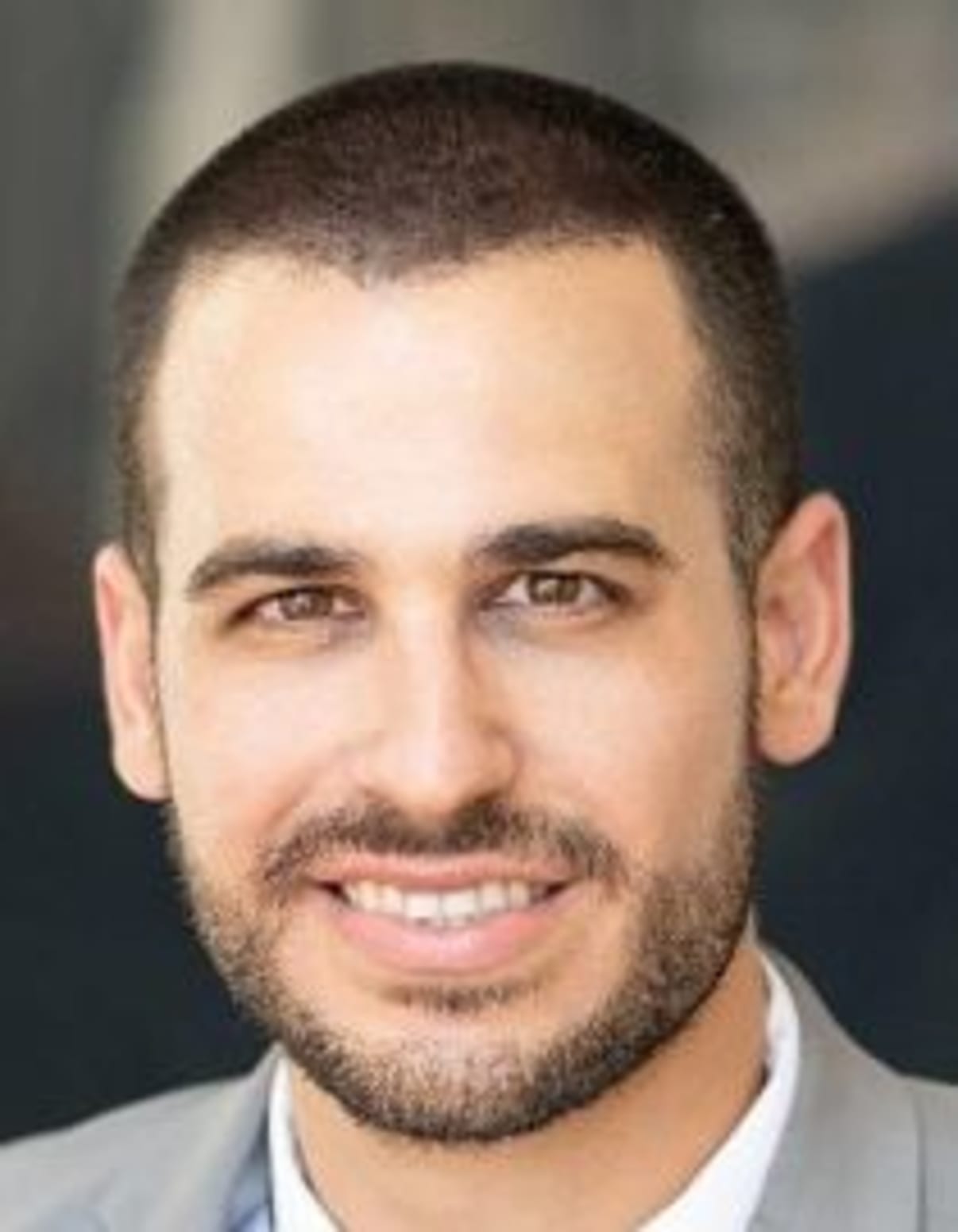 תמונת פורטרט של בעל המקצוע