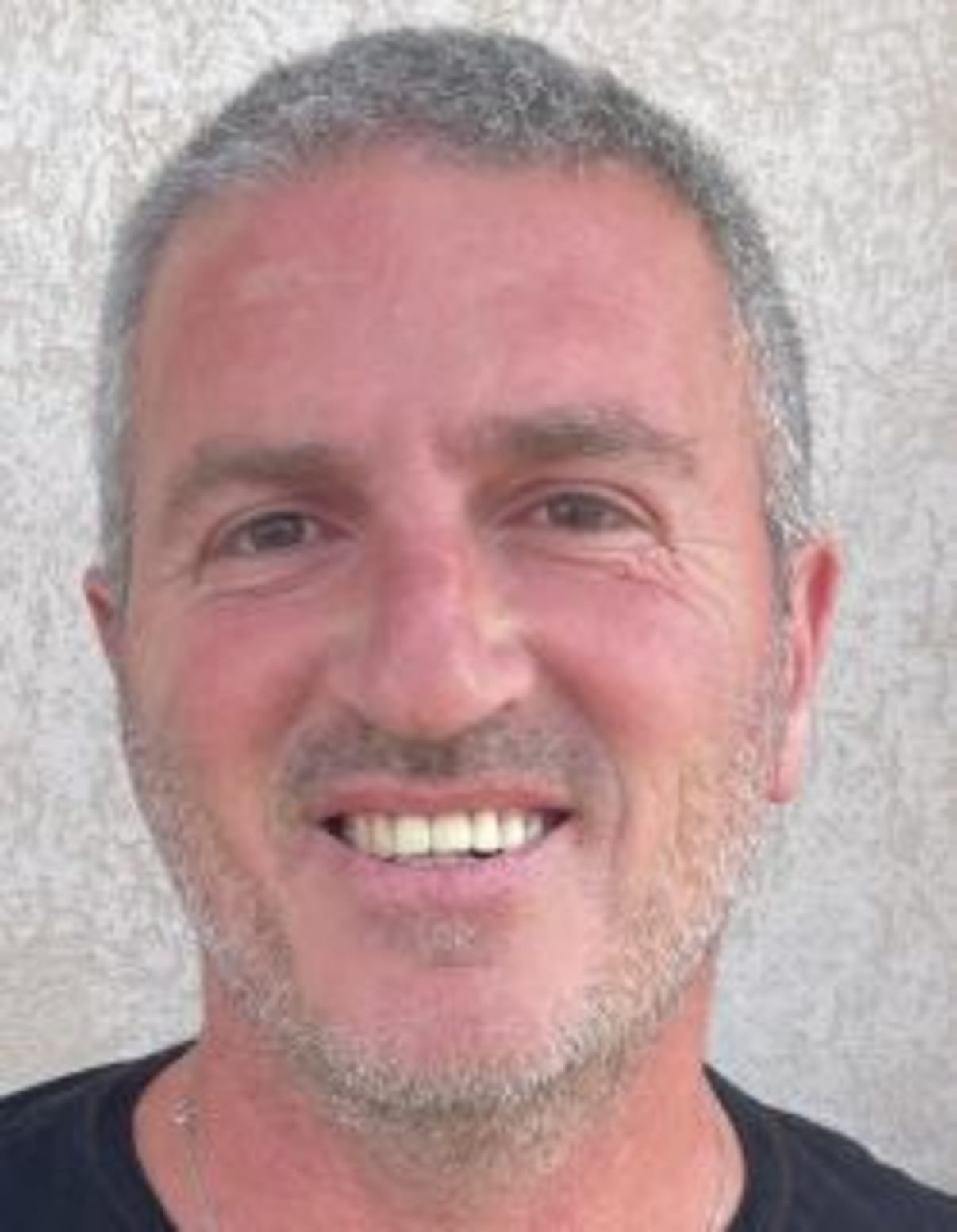 תמונת פורטרט של בעל המקצוע