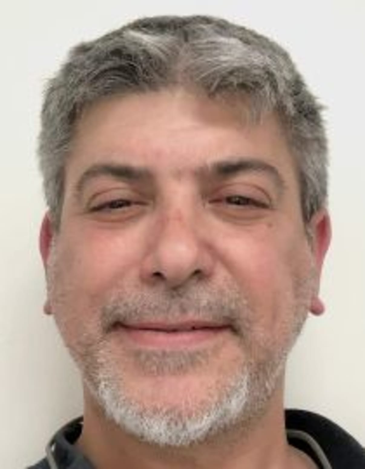 תמונת פורטרט של בעל המקצוע