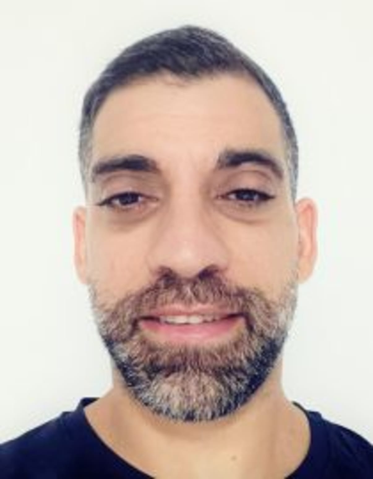 תמונת פורטרט של בעל המקצוע