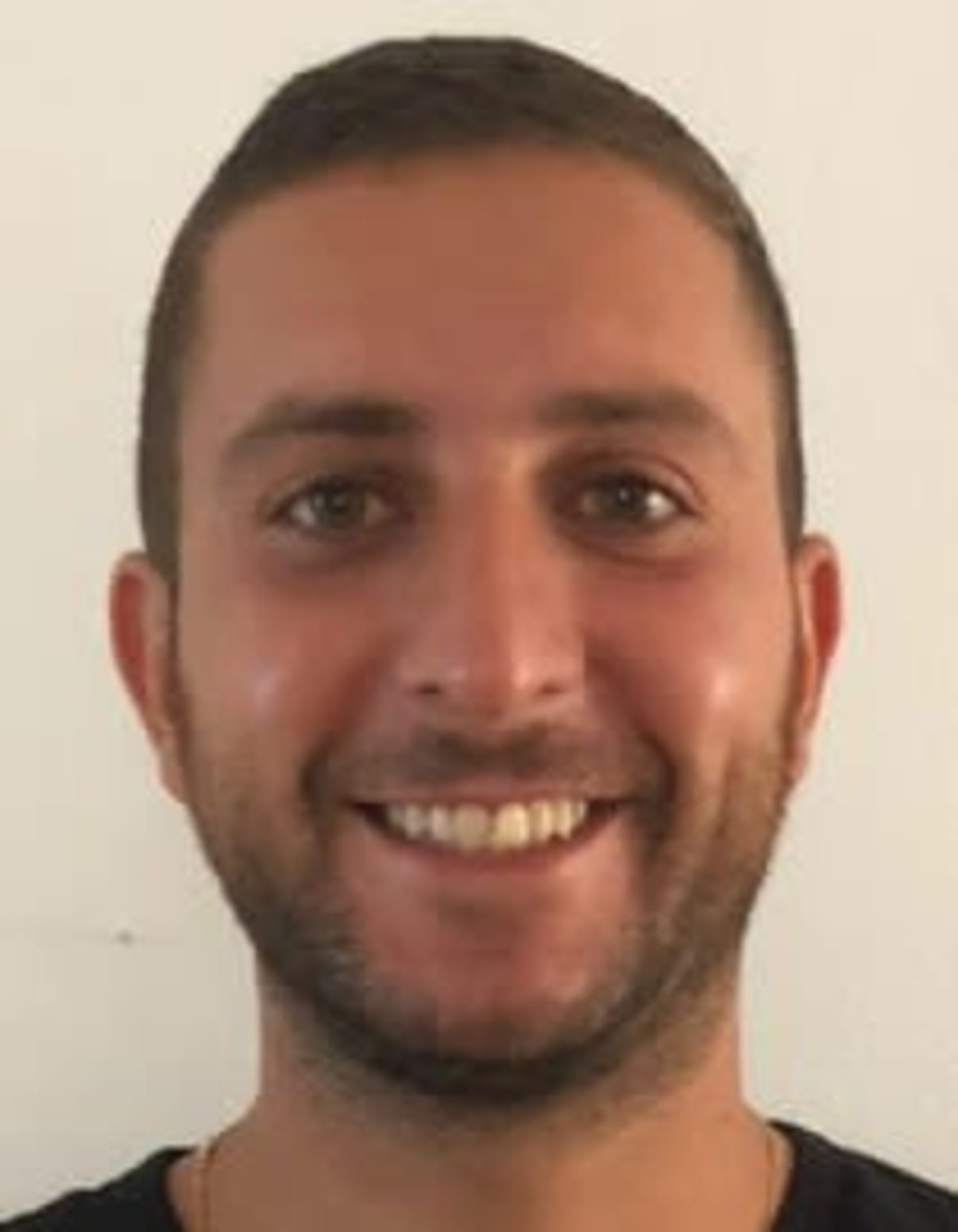 תמונת פורטרט של בעל המקצוע