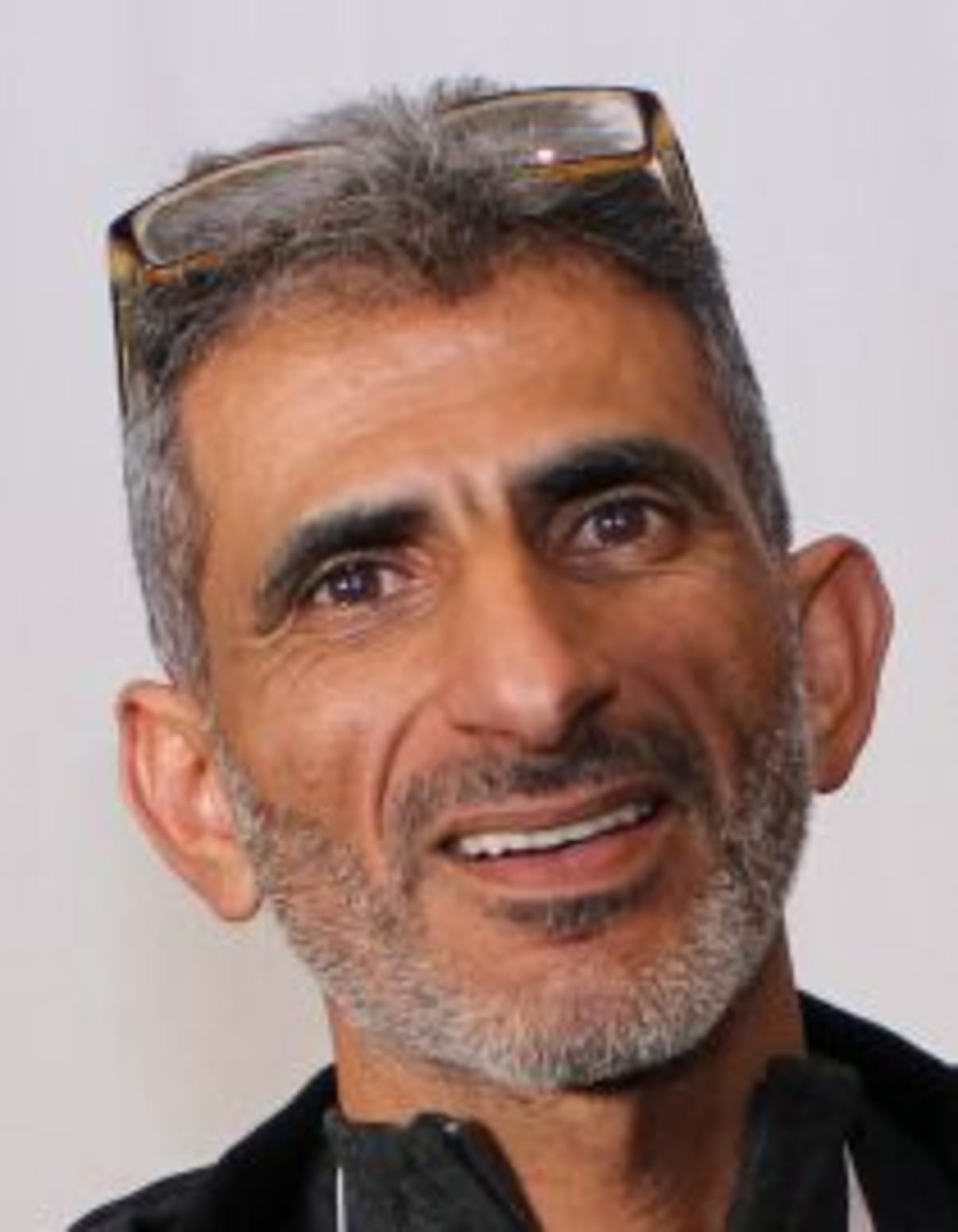 תמונת פורטרט של בעל המקצוע