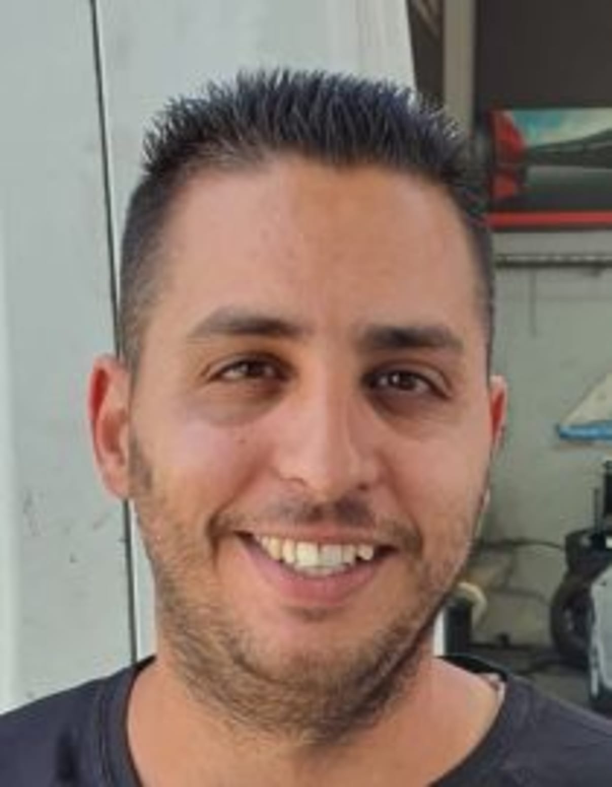 תמונת פורטרט של בעל המקצוע