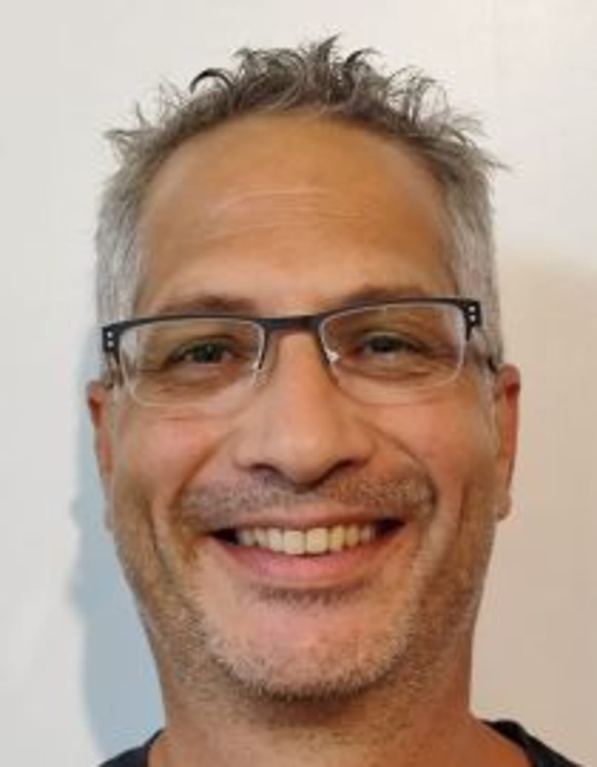 תמונת פורטרט של בעל המקצוע