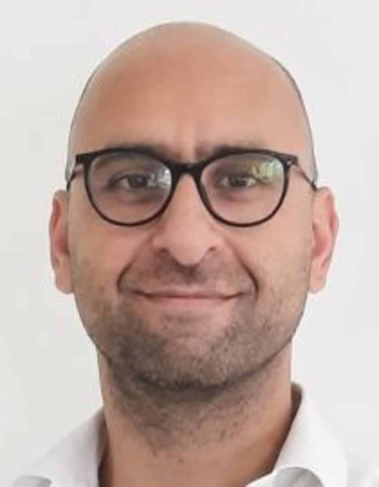 תמונת פורטרט של בעל המקצוע