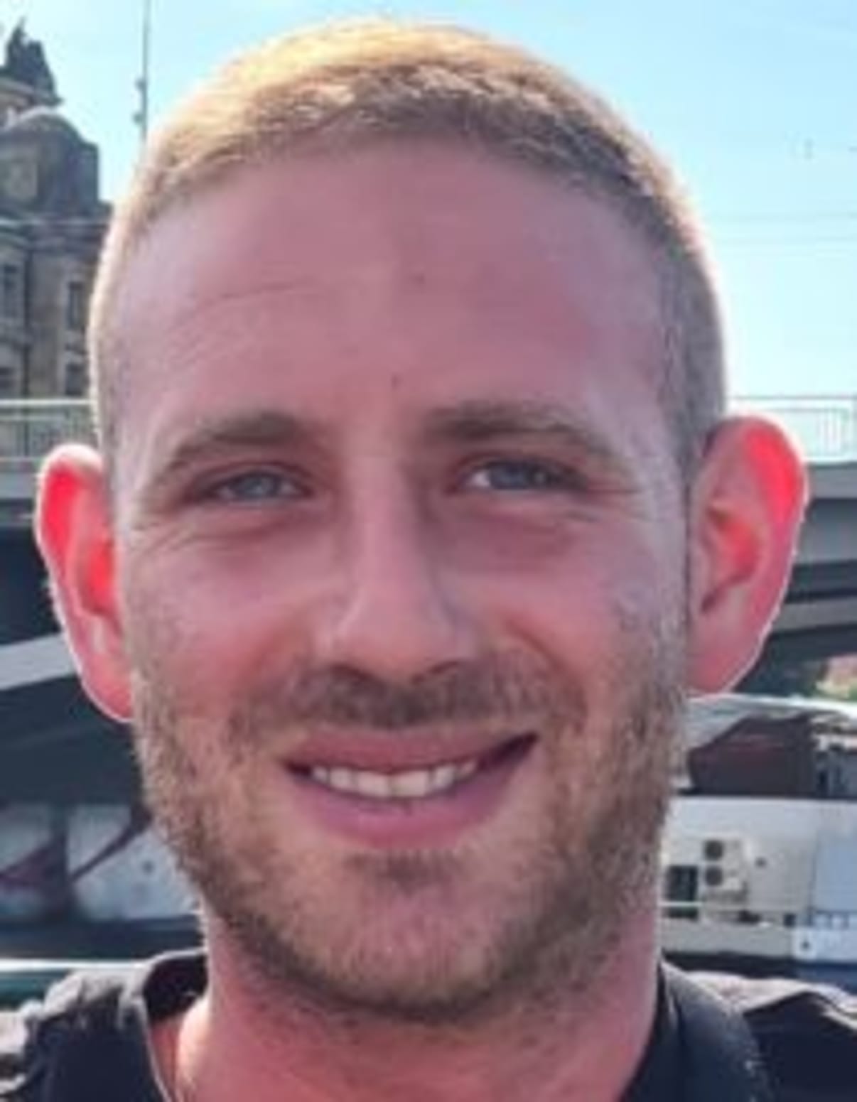 תמונת פורטרט של בעל המקצוע