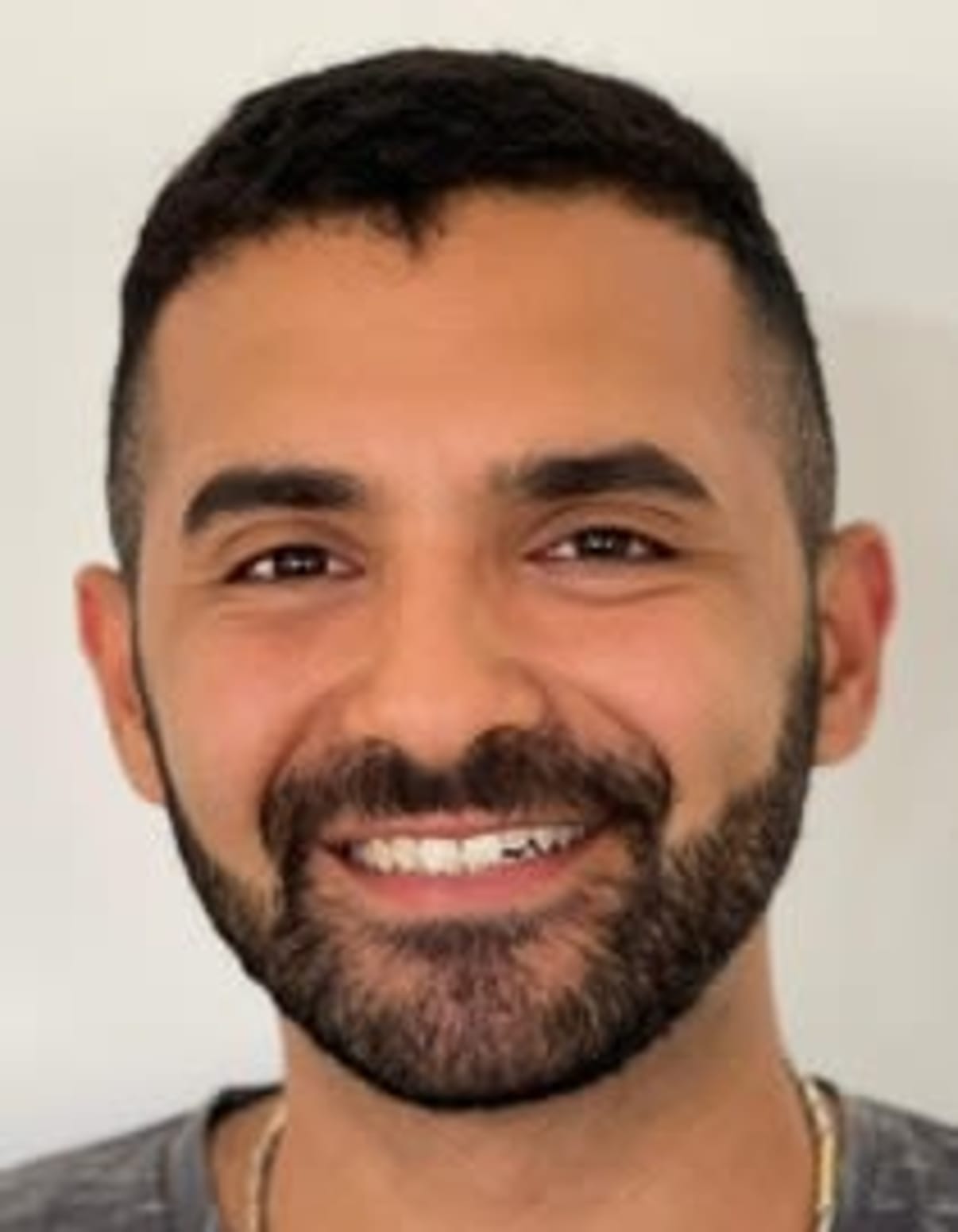 תמונת פורטרט של בעל המקצוע