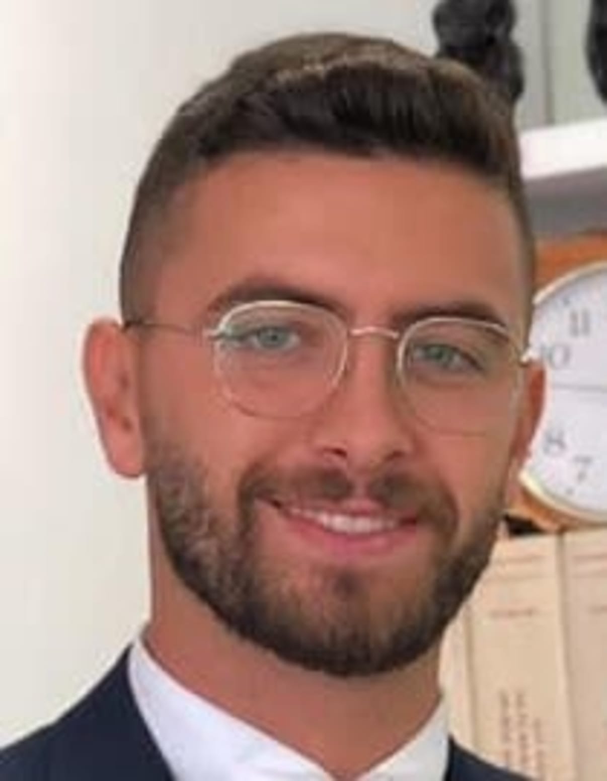 תמונת פורטרט של בעל המקצוע