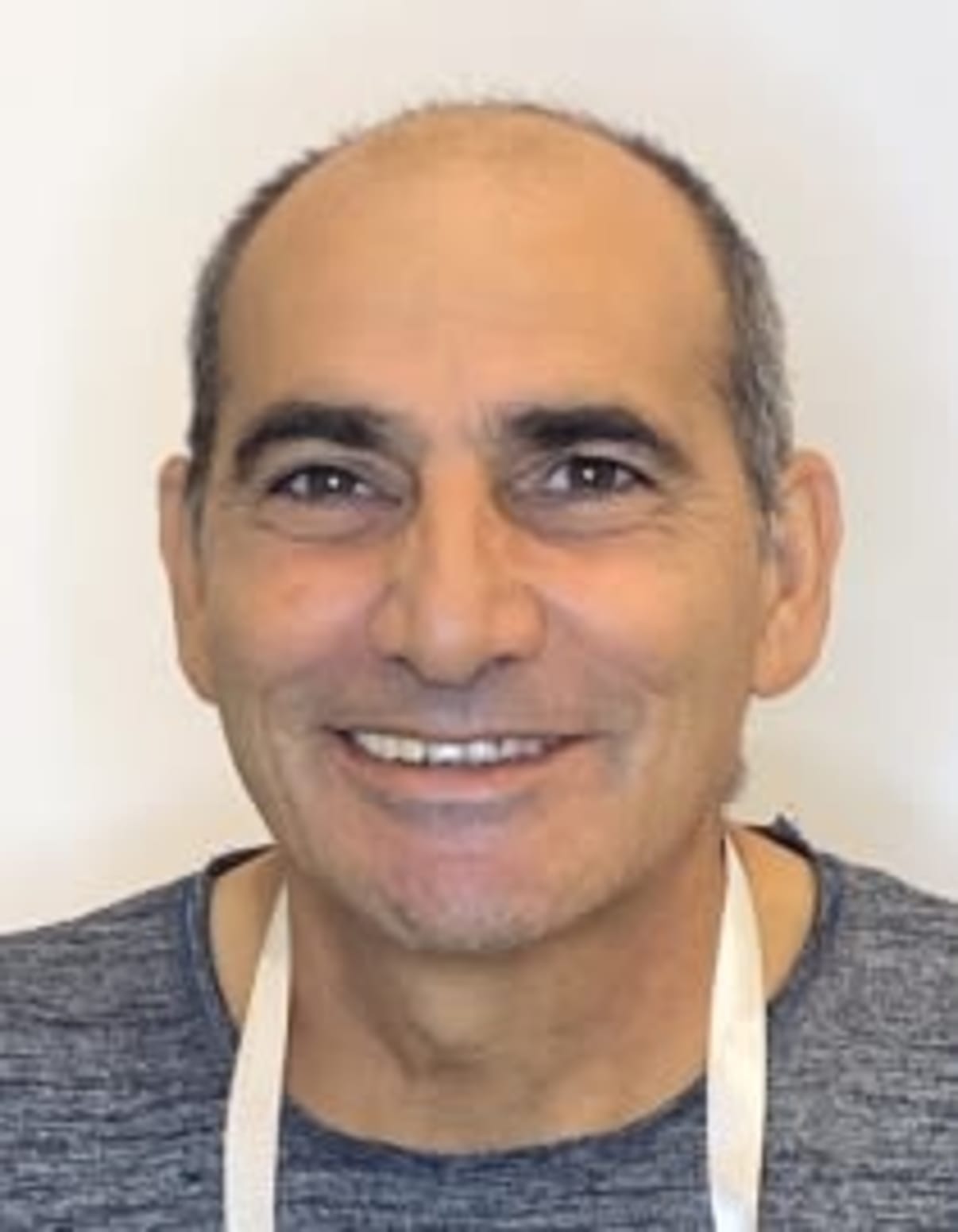 תמונת פורטרט של בעל המקצוע