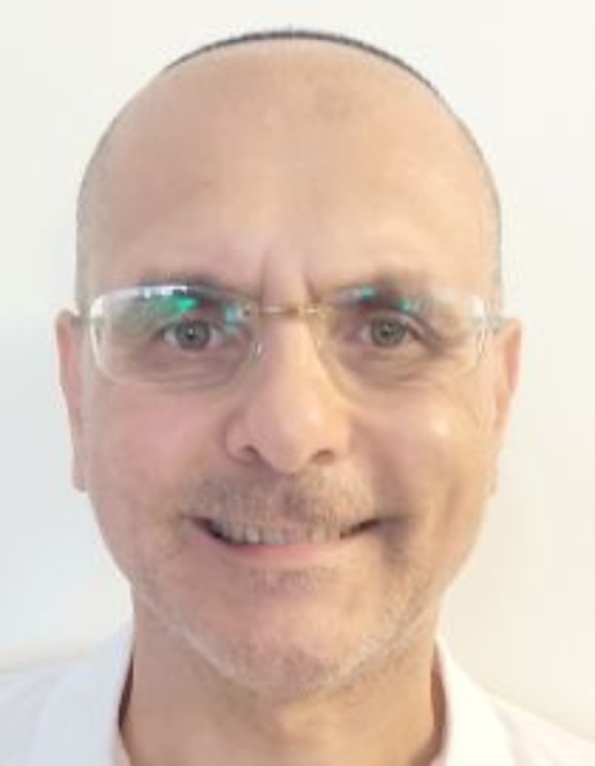 תמונת פורטרט של בעל המקצוע