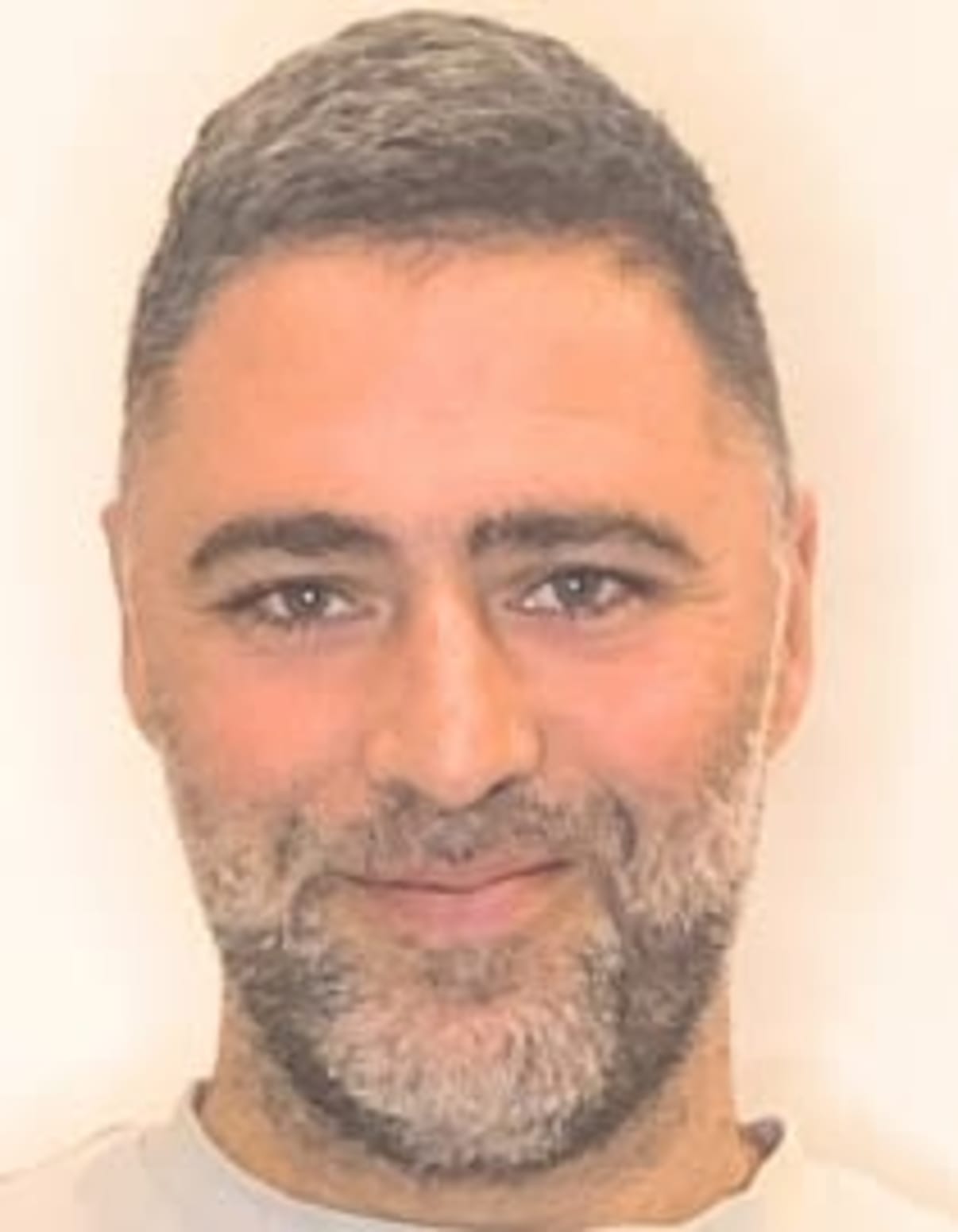 תמונת פורטרט של בעל המקצוע