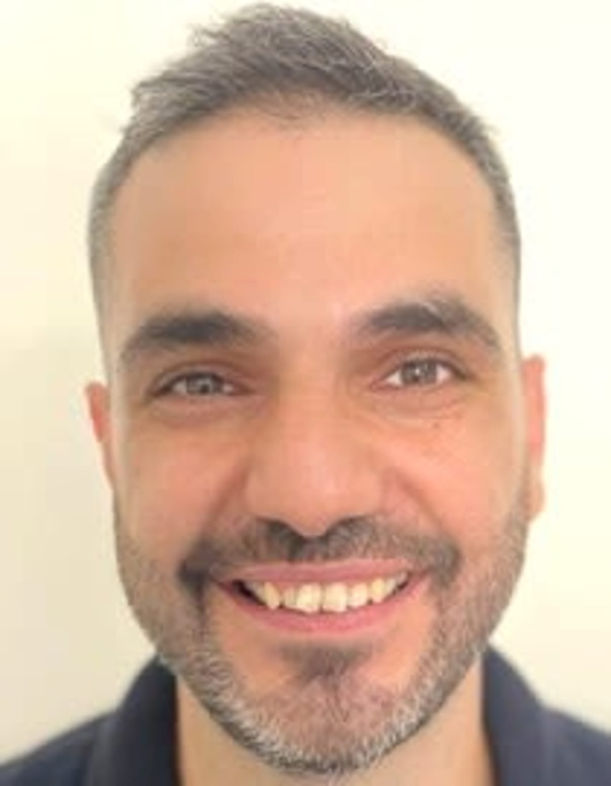 תמונת פורטרט של בעל המקצוע