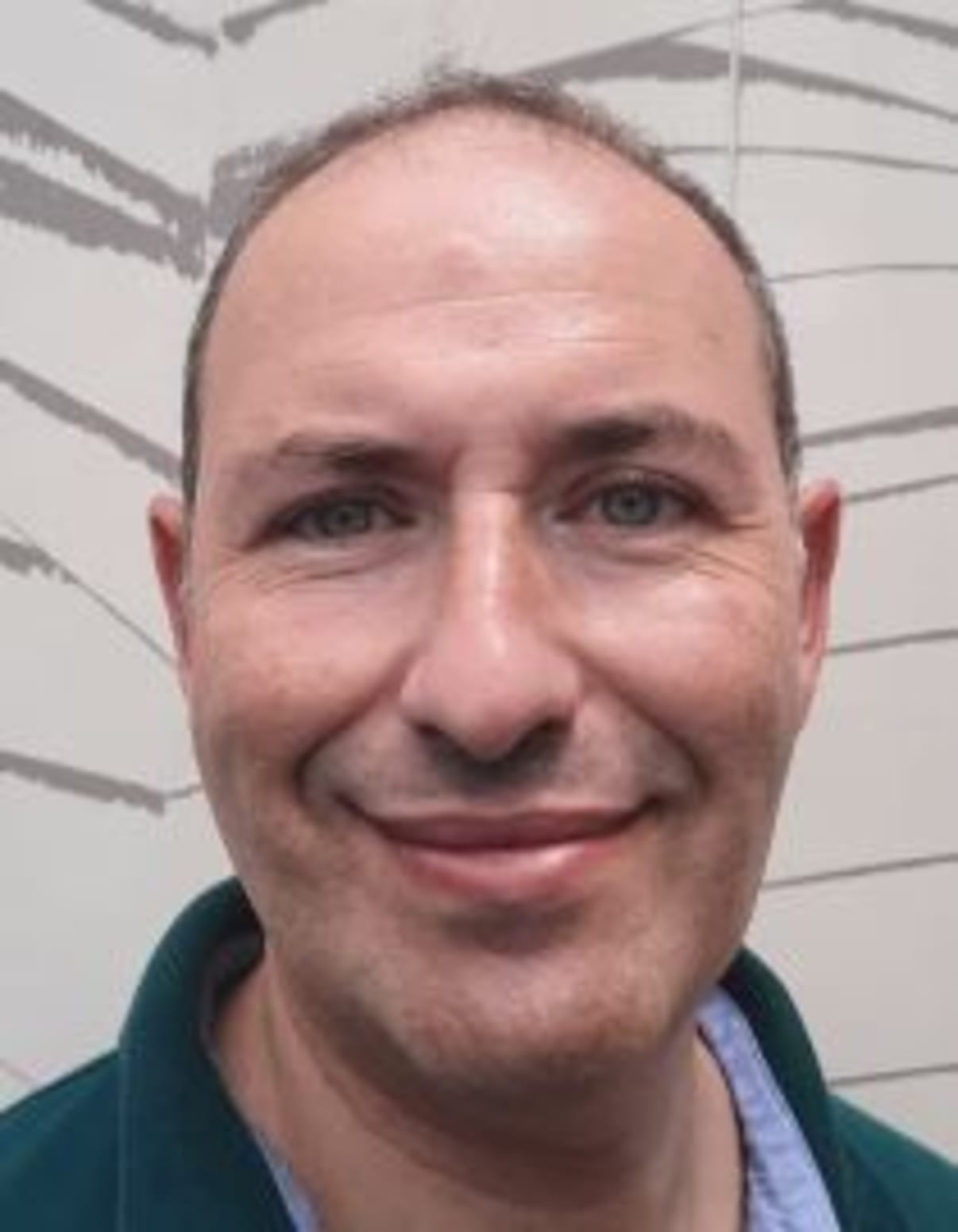 תמונת פורטרט של בעל המקצוע