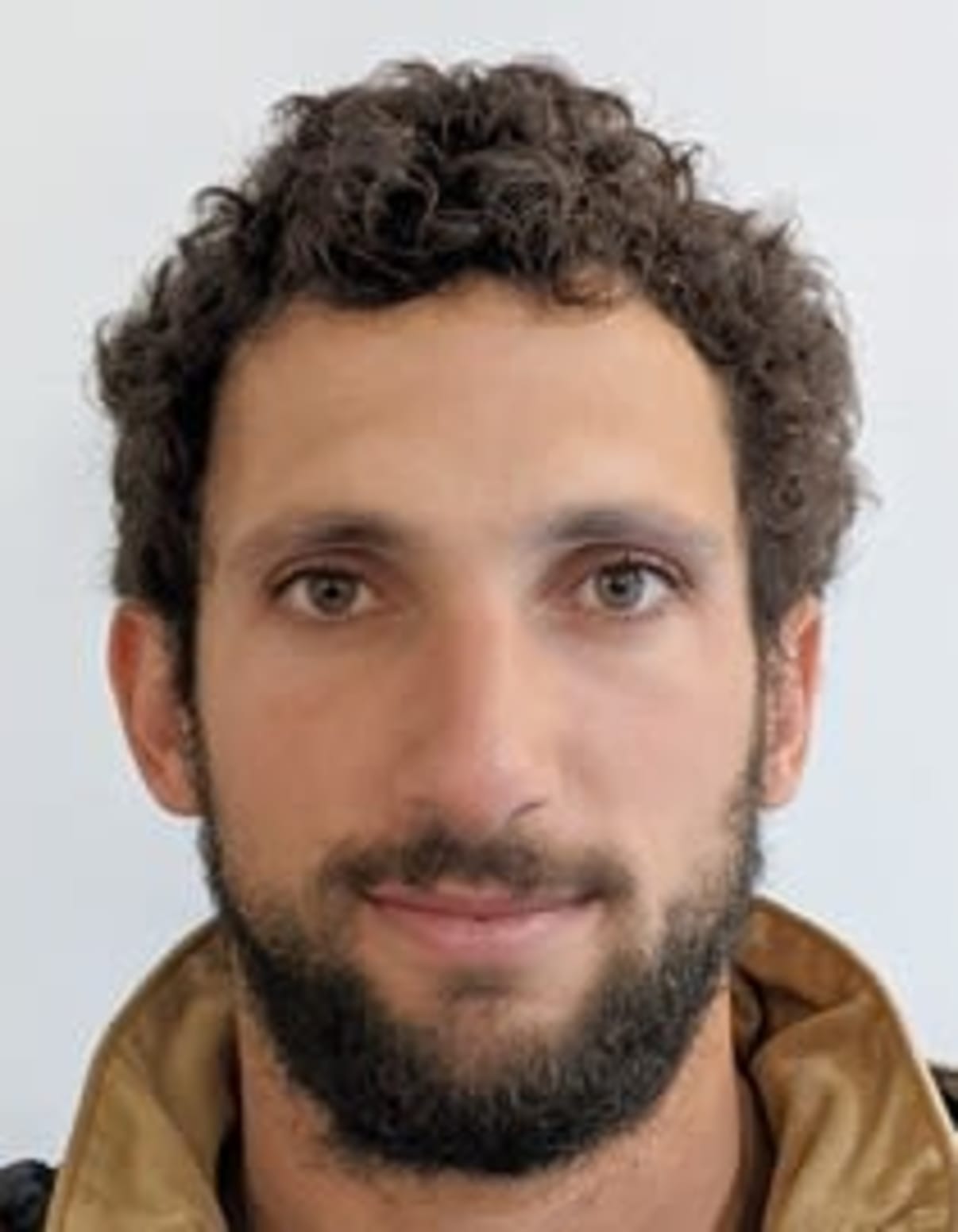 תמונת פורטרט של בעל המקצוע