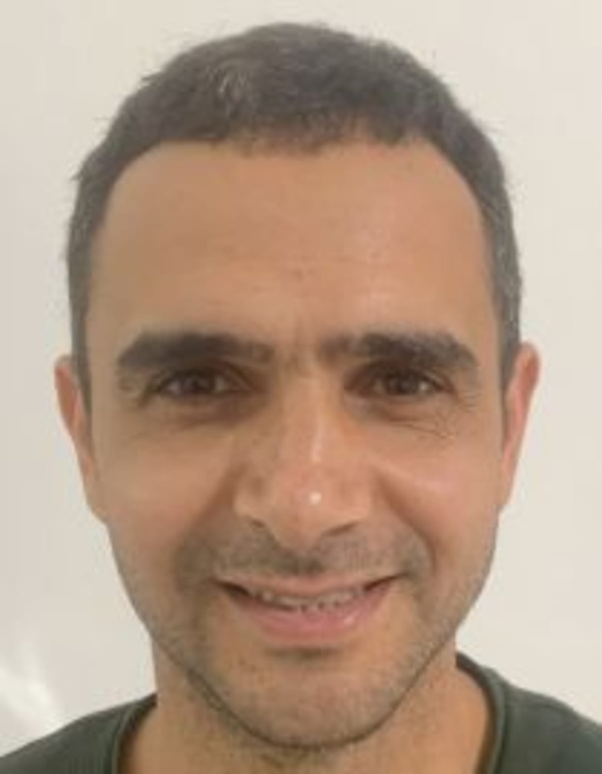 תמונת פורטרט של בעל המקצוע