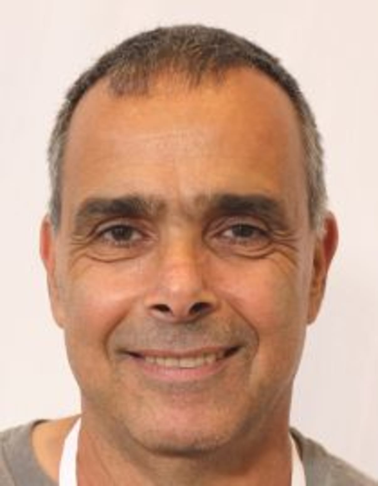 תמונת פורטרט של בעל המקצוע