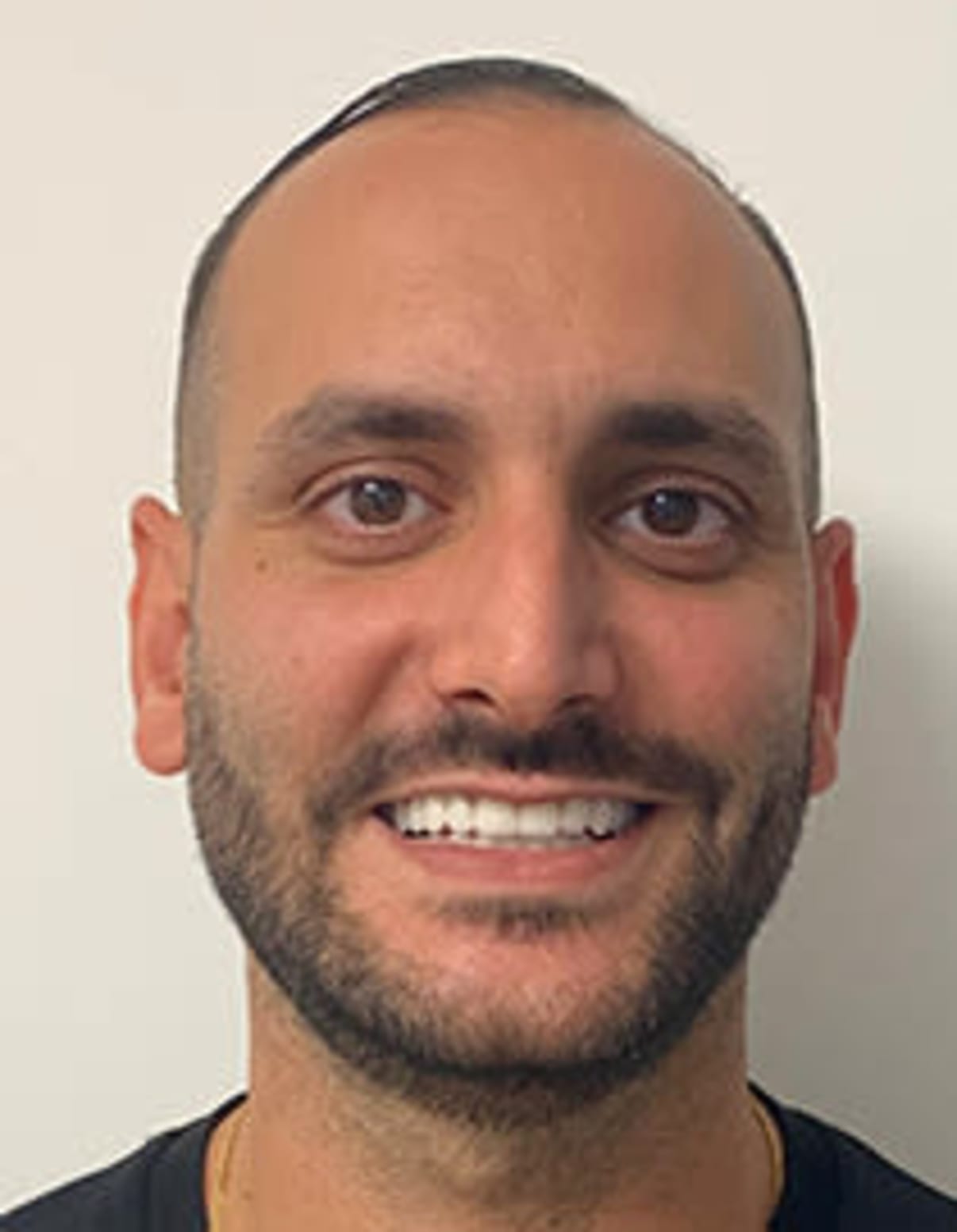 תמונת פורטרט של בעל המקצוע