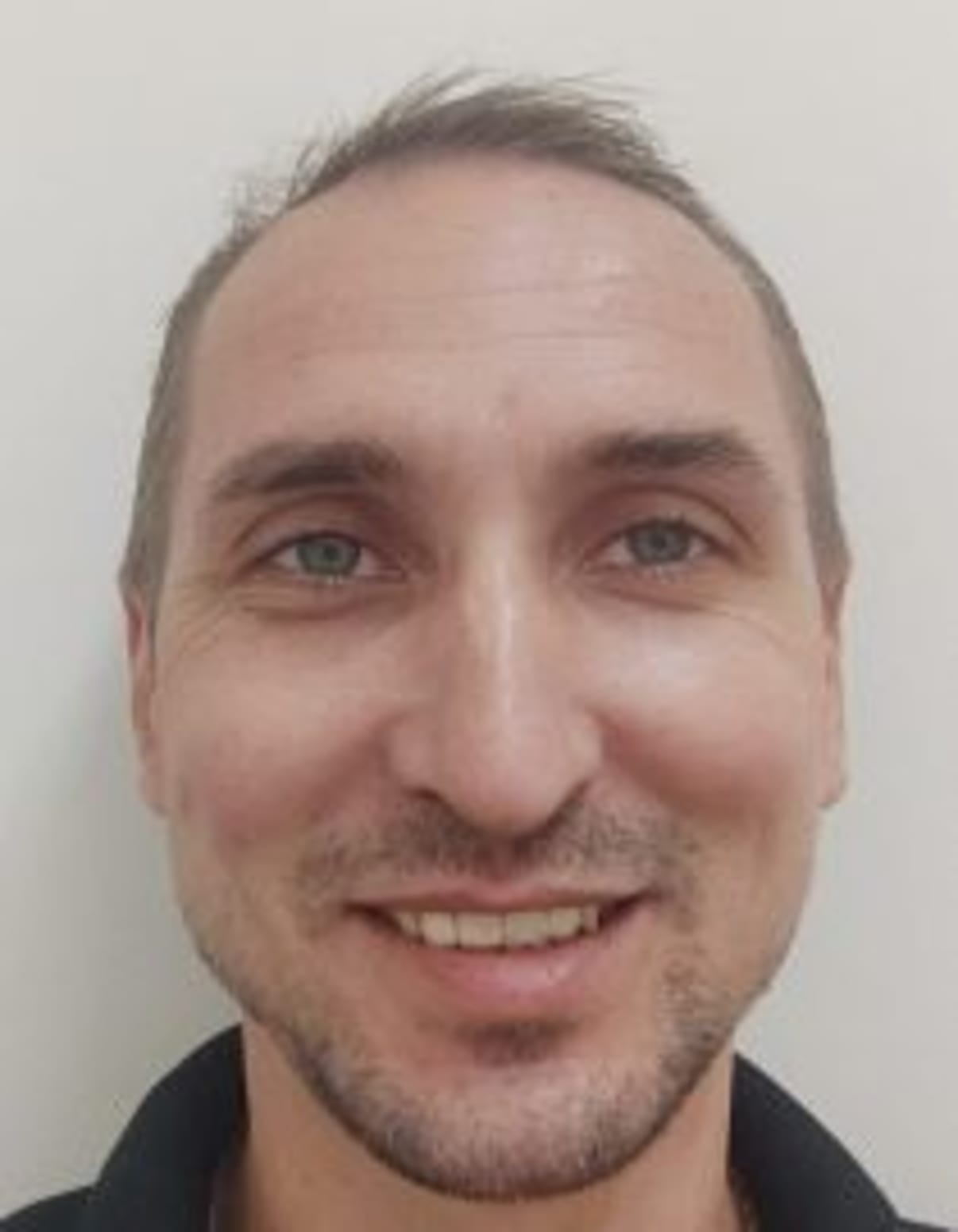 תמונת פורטרט של בעל המקצוע