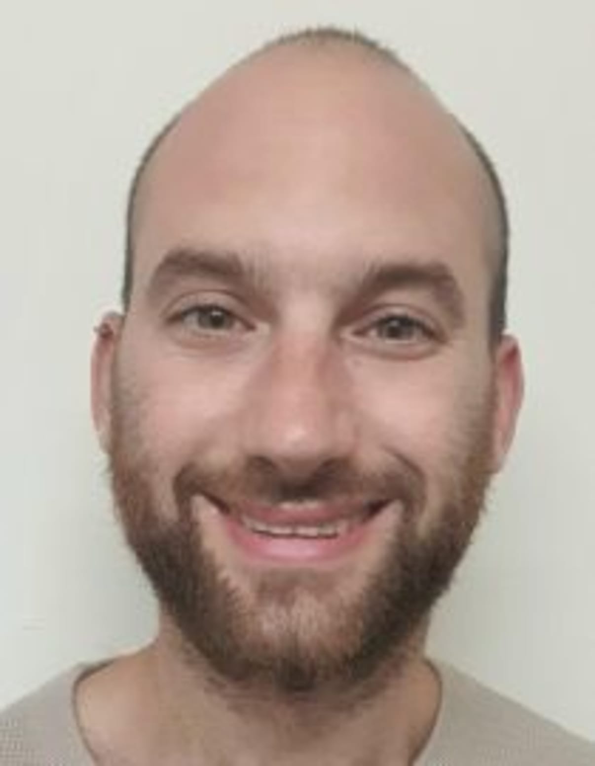 תמונת פורטרט של בעל המקצוע